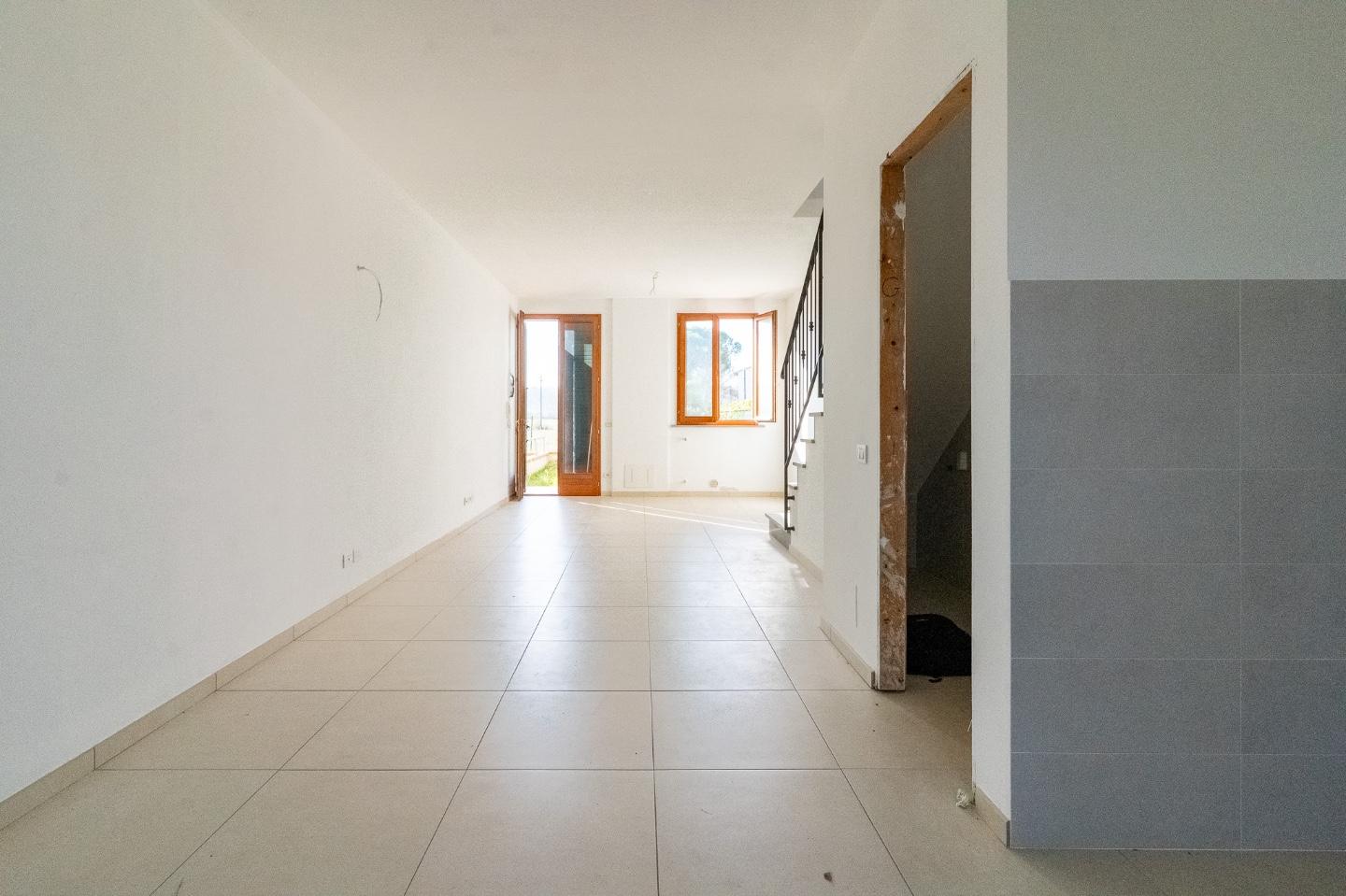 Quadrilocale con giardino, Castelfiorentino petrazzi