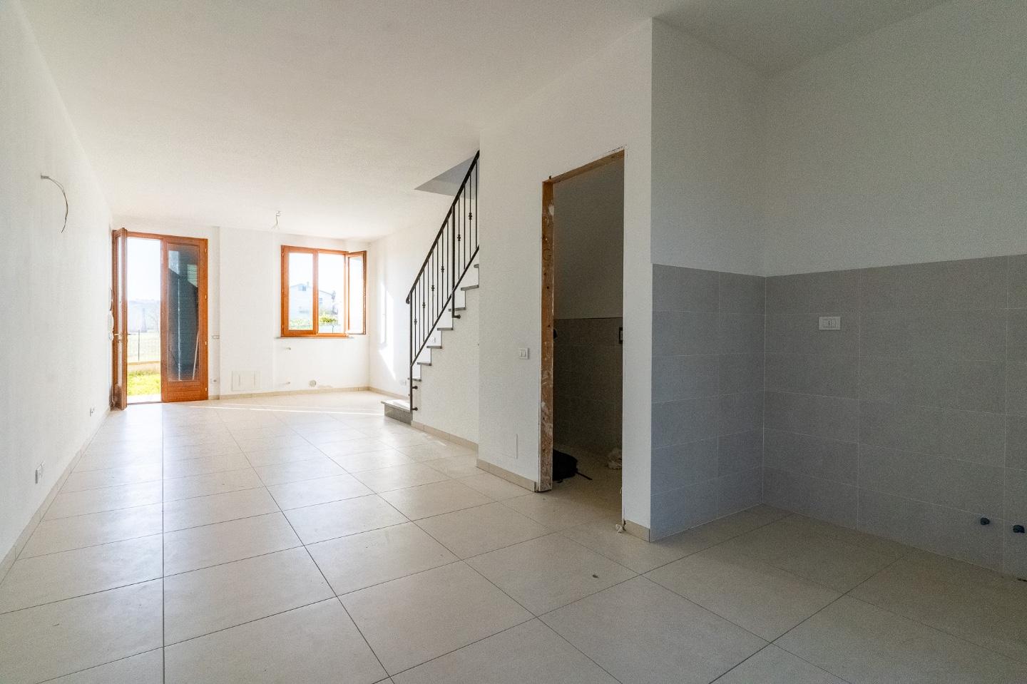 Quadrilocale con giardino, Castelfiorentino petrazzi