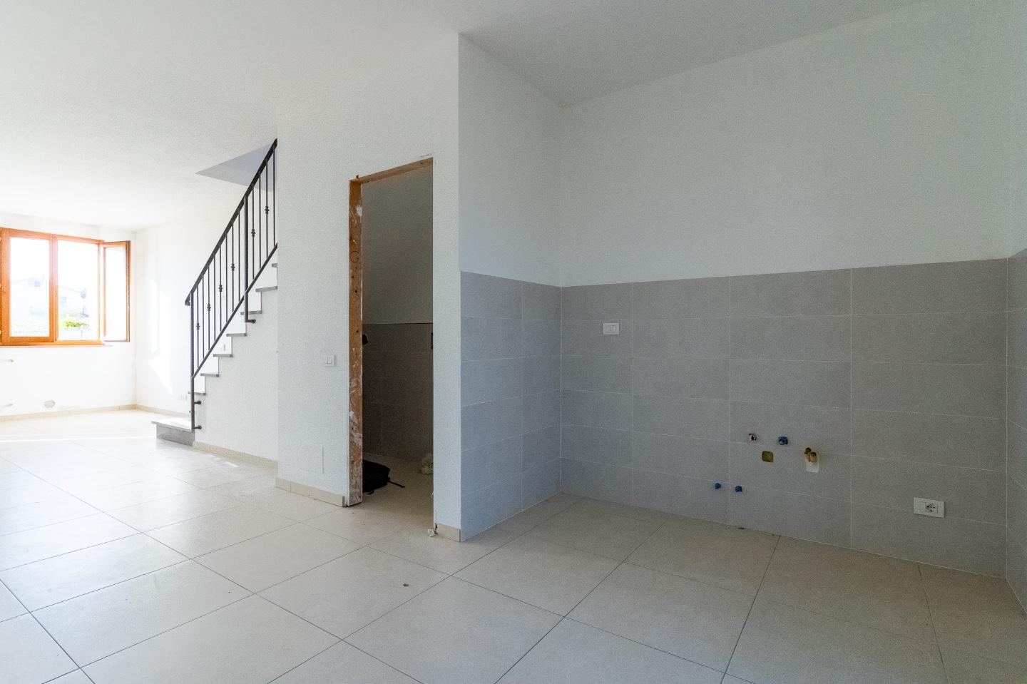 Quadrilocale con giardino, Castelfiorentino petrazzi