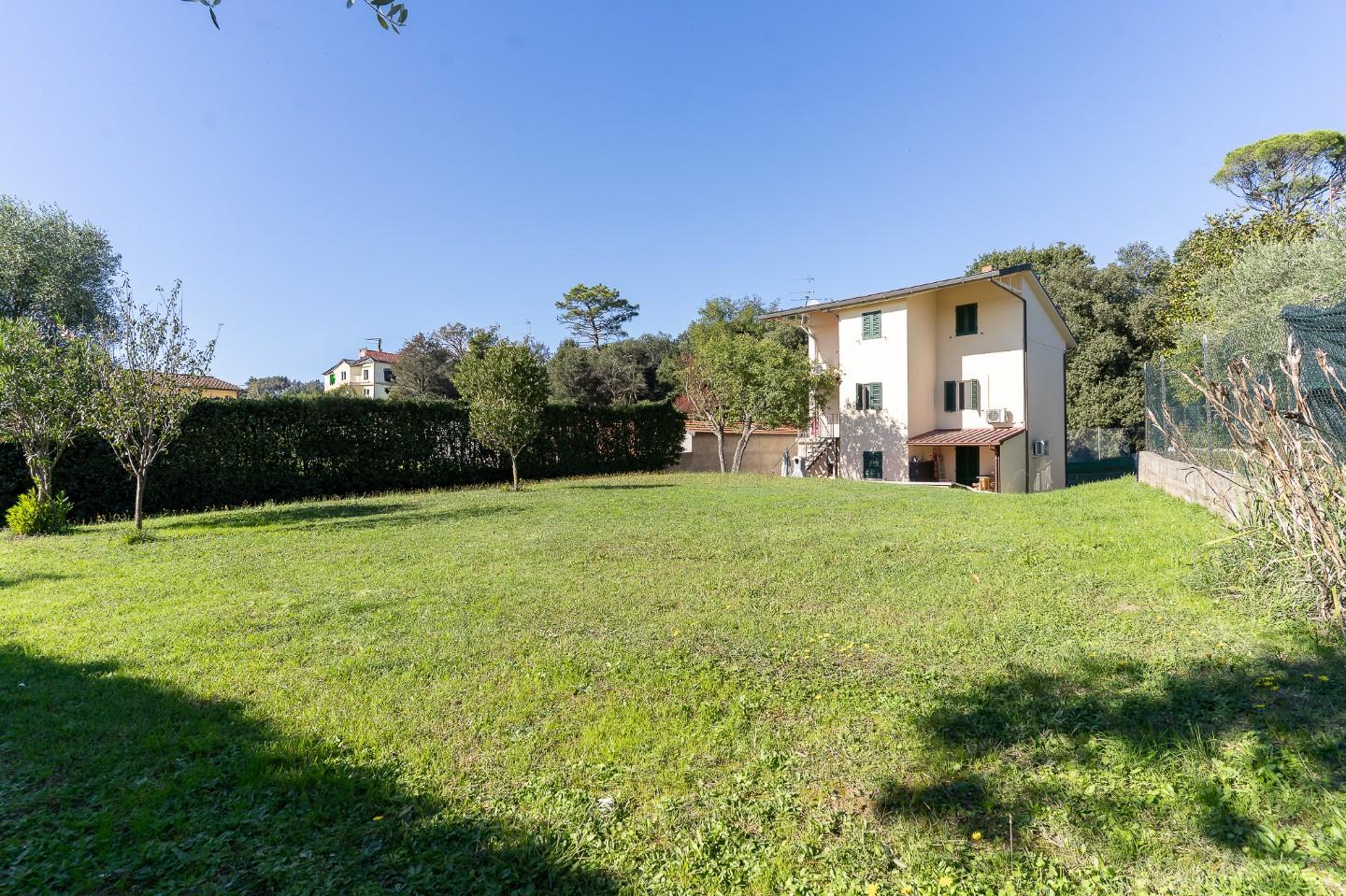 Casa indipendente con giardino a Lamporecchio