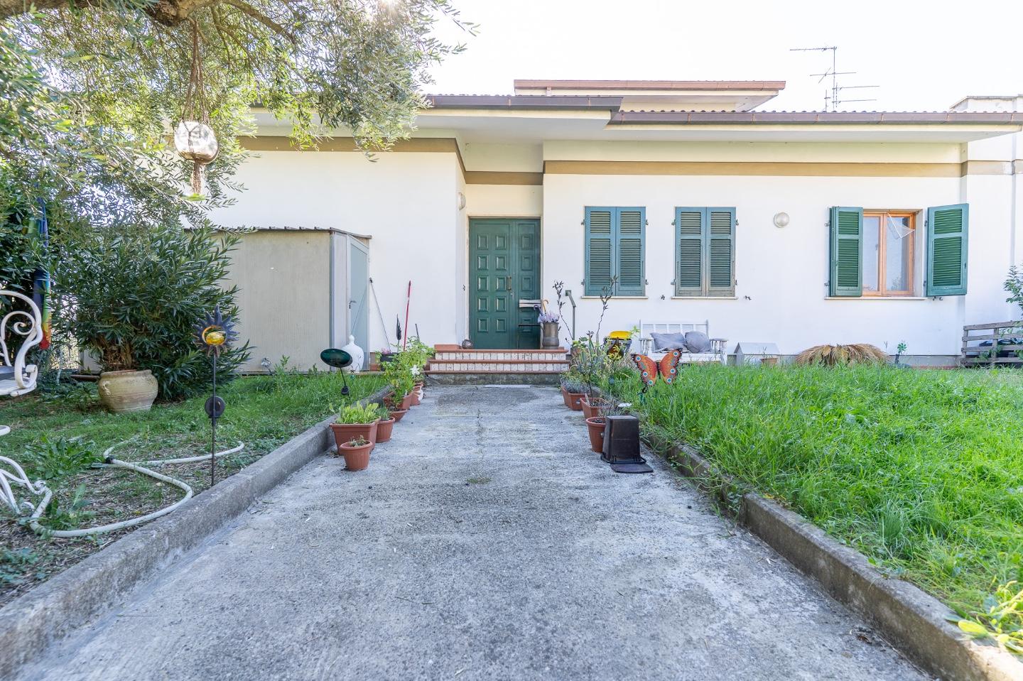 Appartamento con giardino, Vinci toiano