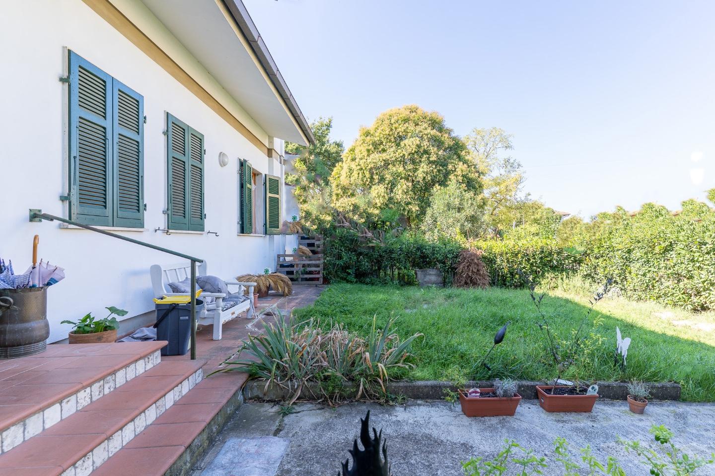 Appartamento con giardino, Vinci toiano