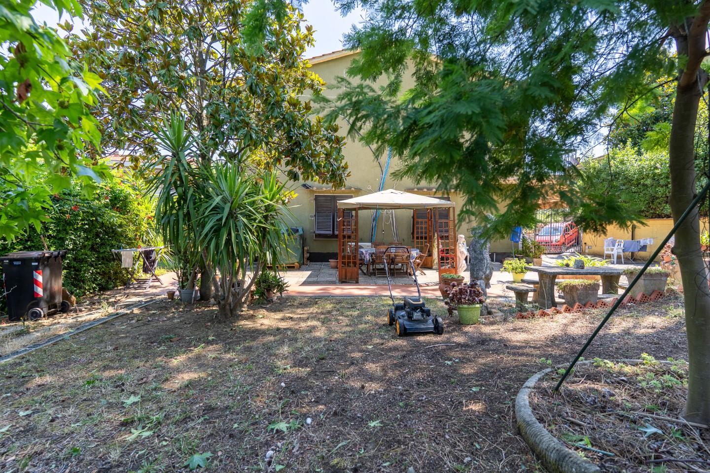 Villa con giardino a Lastra a Signa