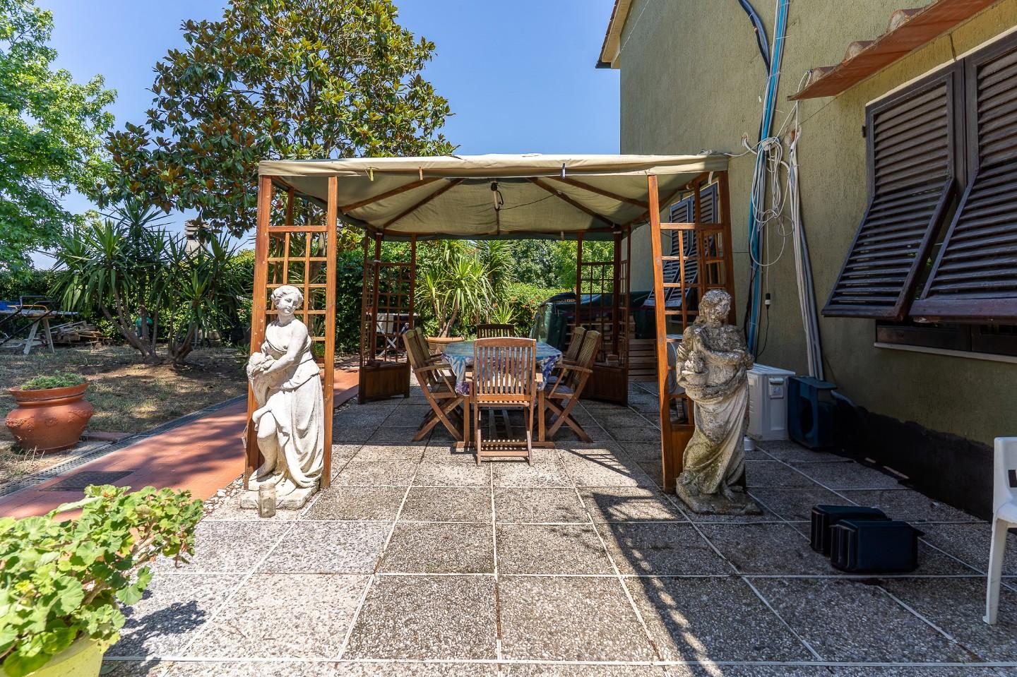 Villa con giardino a Lastra a Signa
