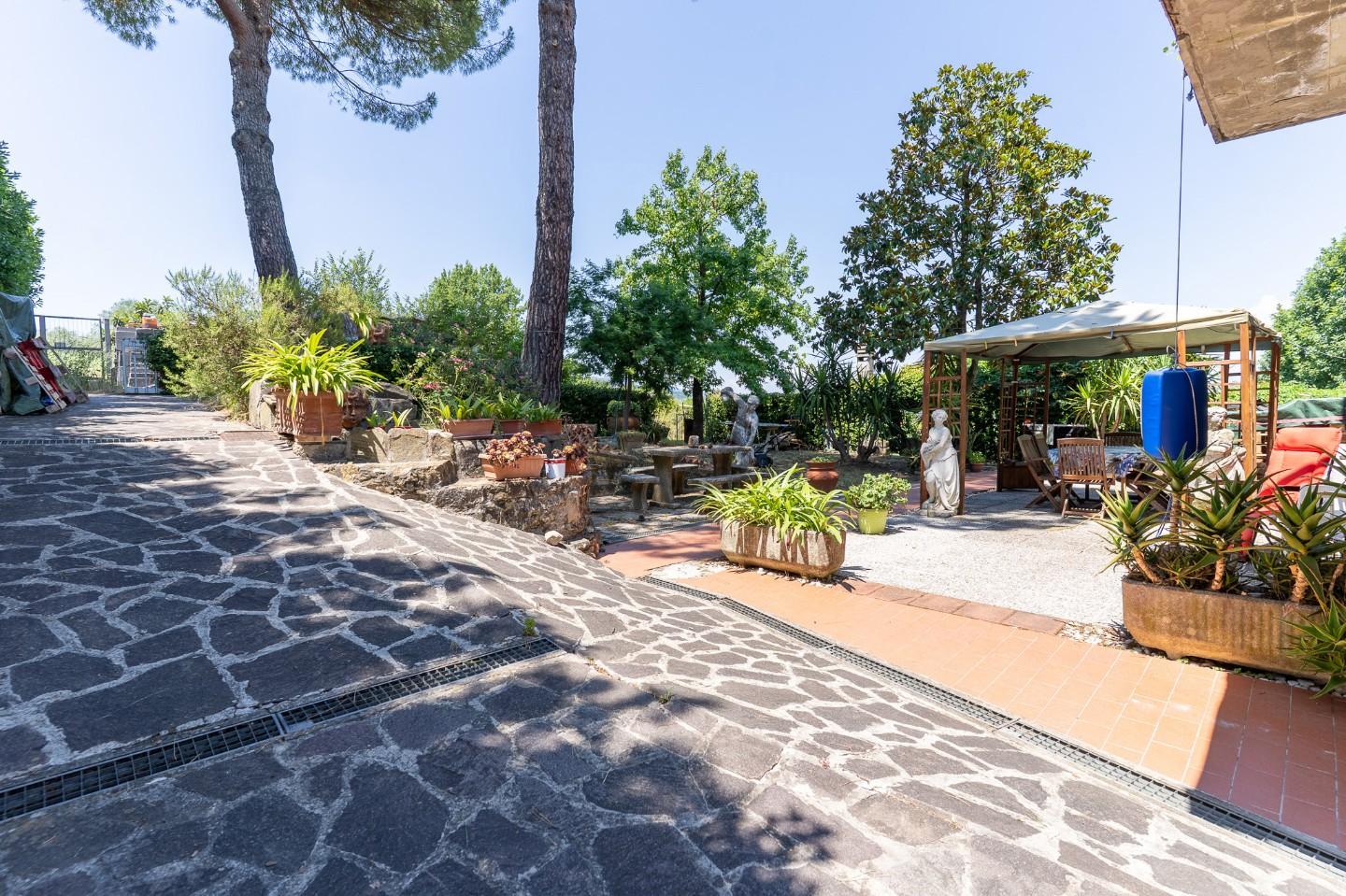 Villa con giardino a Lastra a Signa