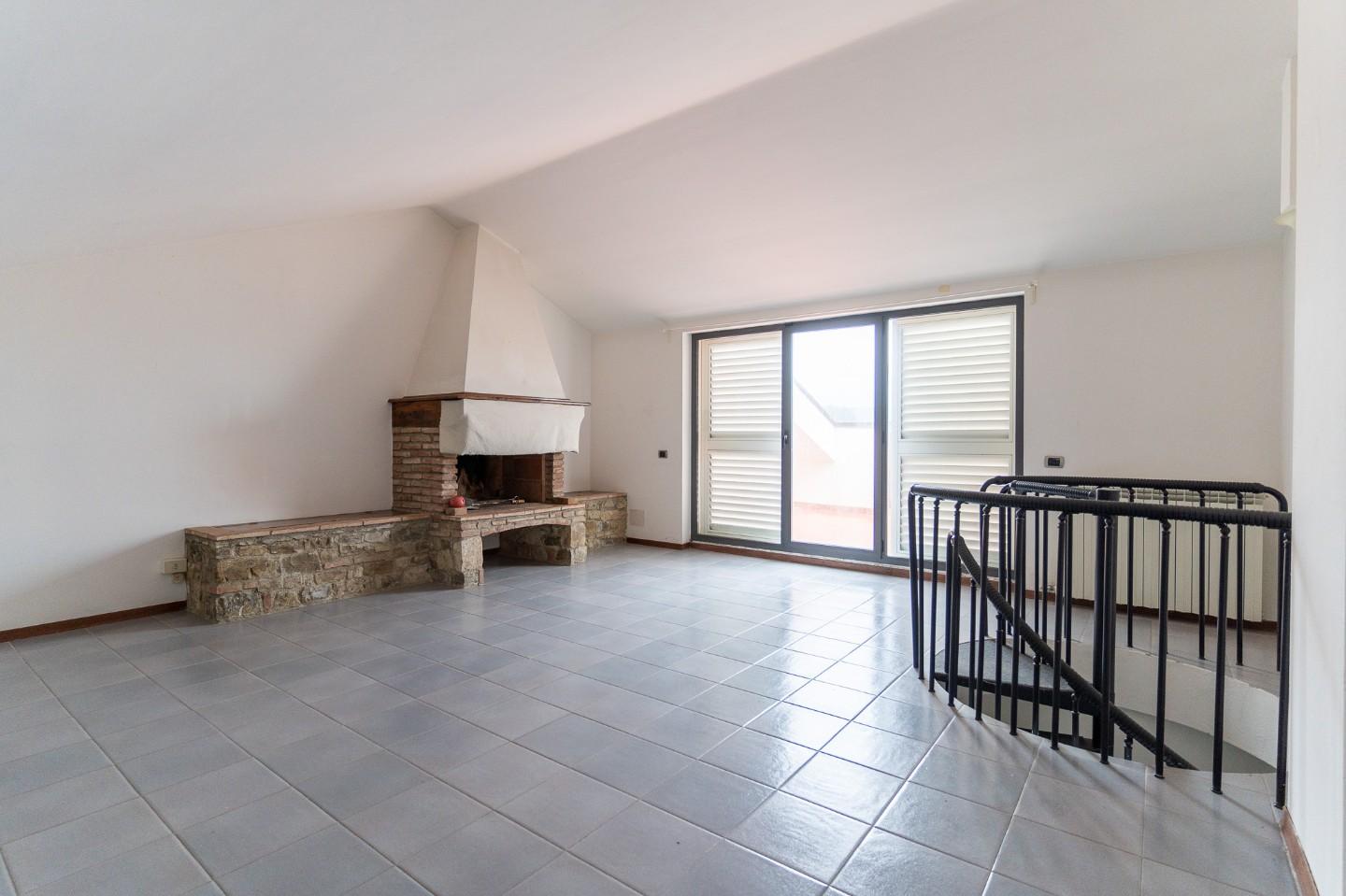 Casa indipendente con giardino, Empoli serravalle