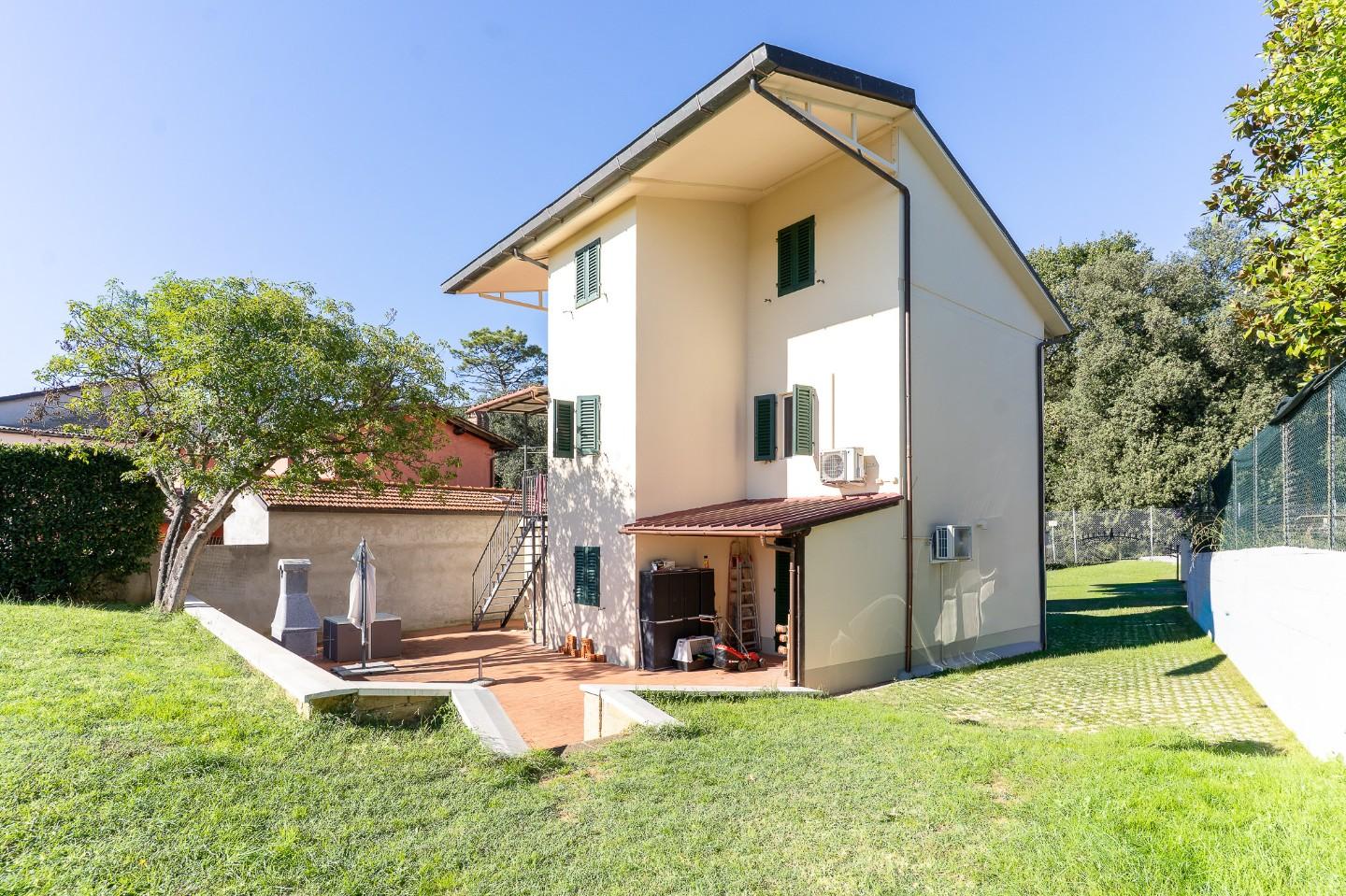 Casa indipendente con giardino a Lamporecchio