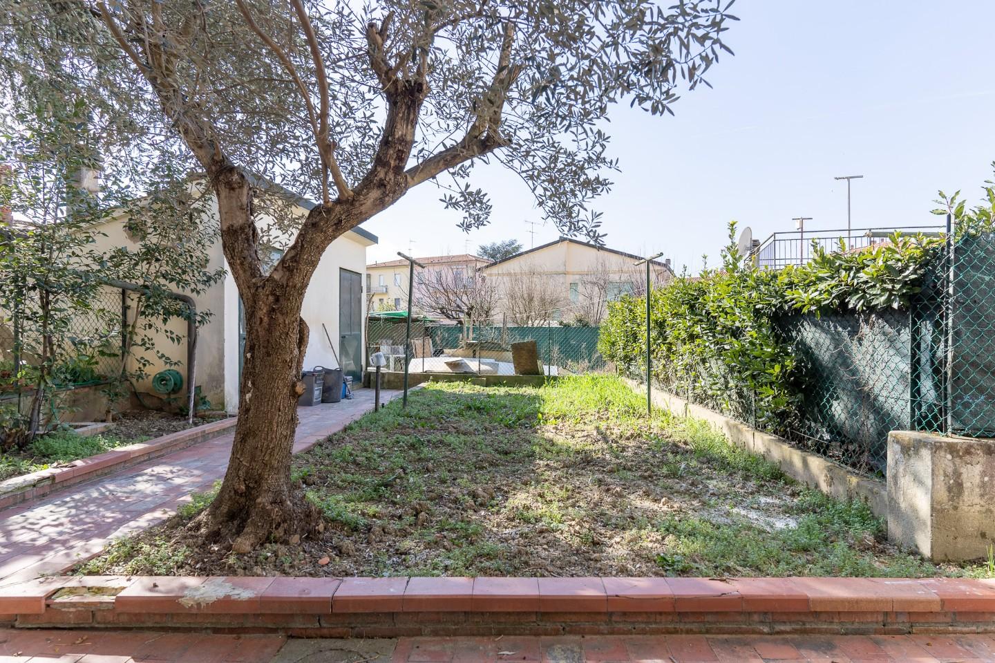 Casa indipendente con giardino a Fucecchio