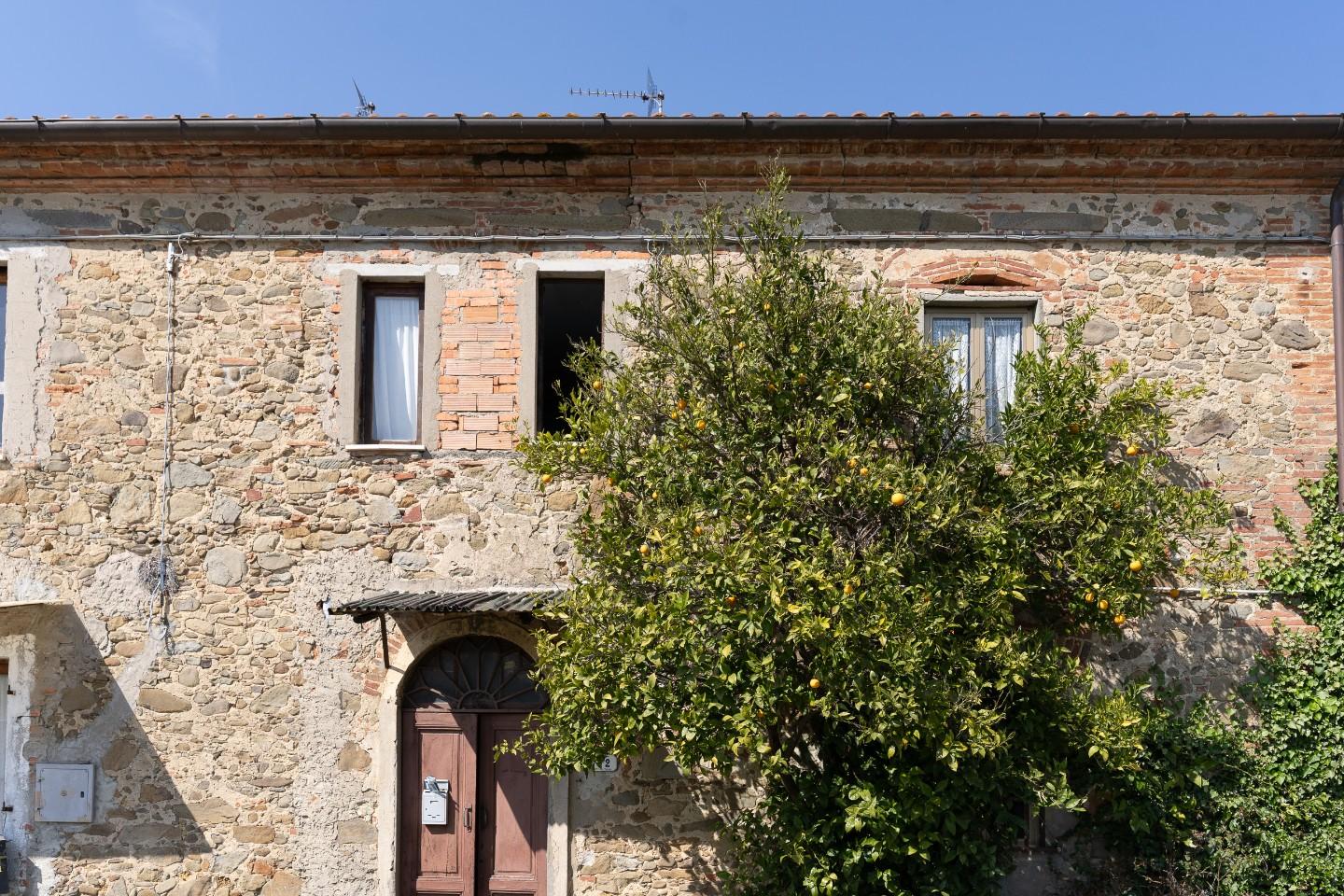 Casa indipendente da ristrutturare, Vinci san pantaleo