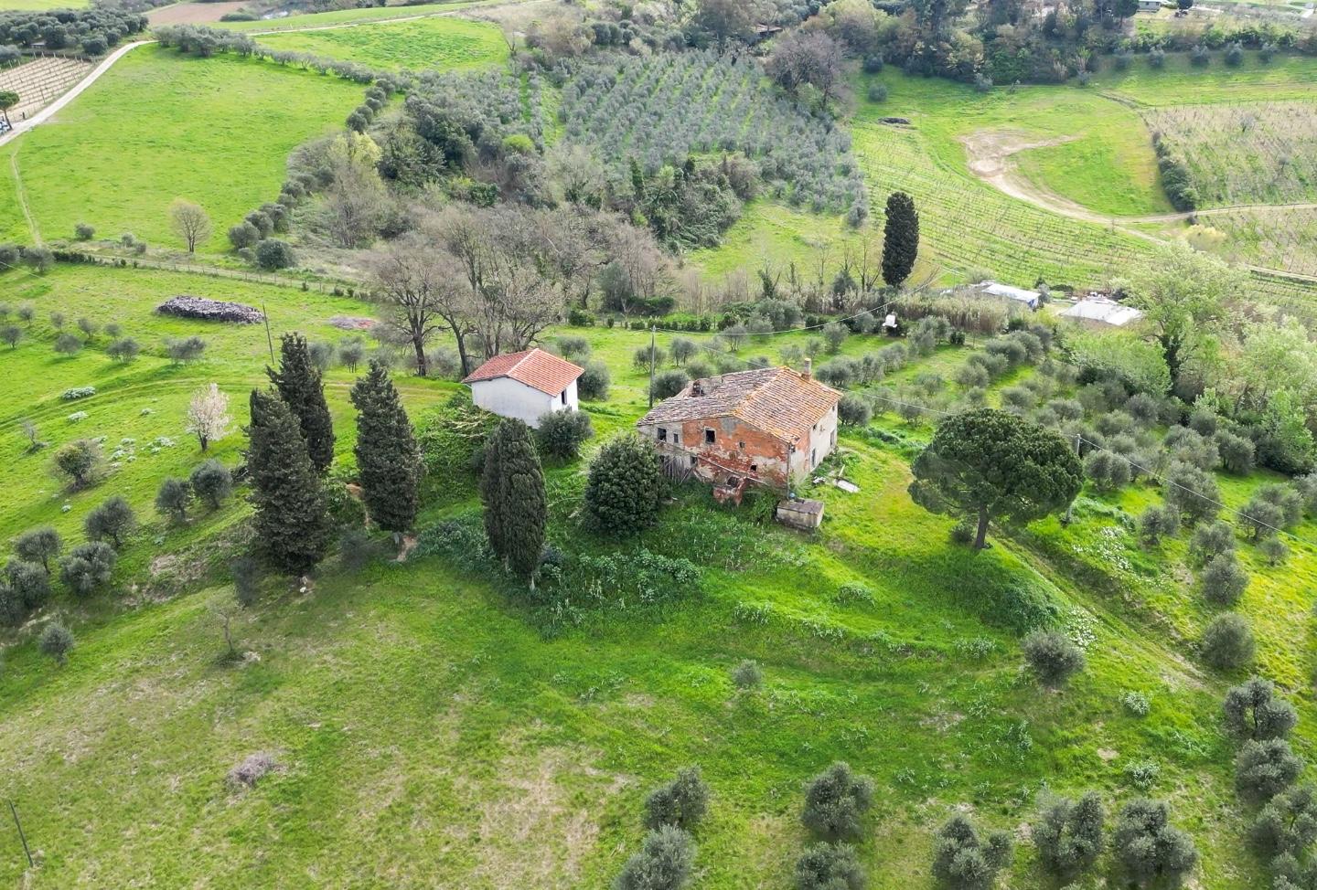 Rustico con giardino a Fucecchio