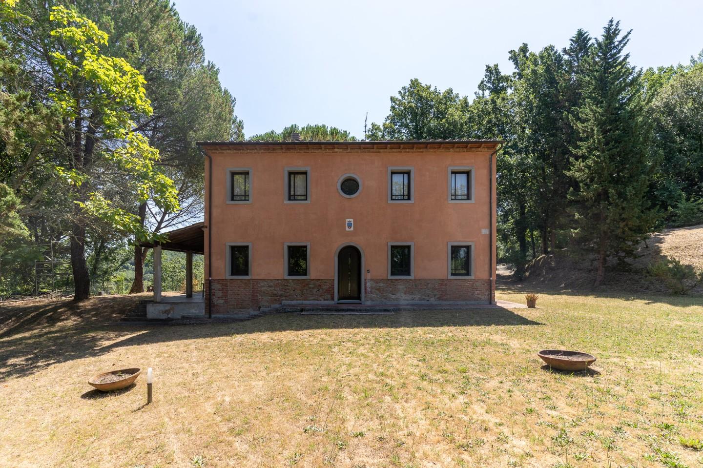 Villa con giardino a Palaia