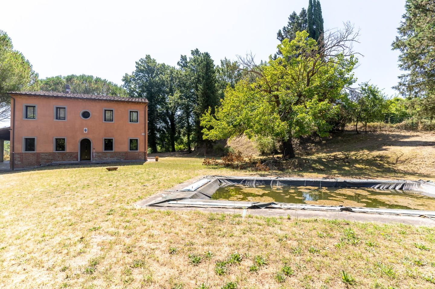 Villa con giardino a Palaia