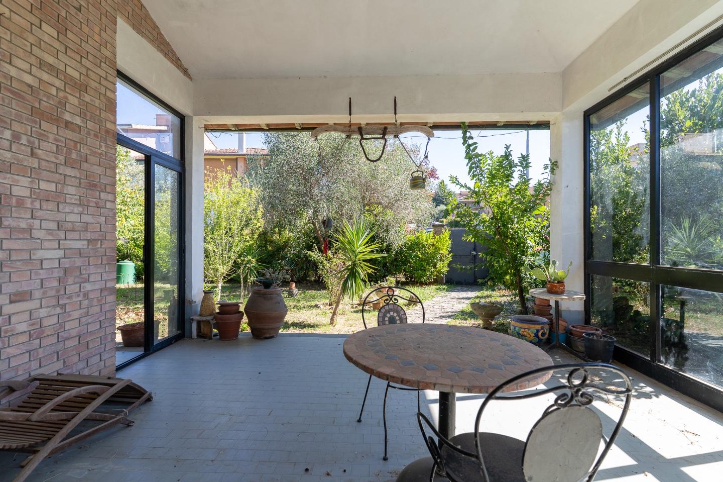Villa con giardino a Montaione