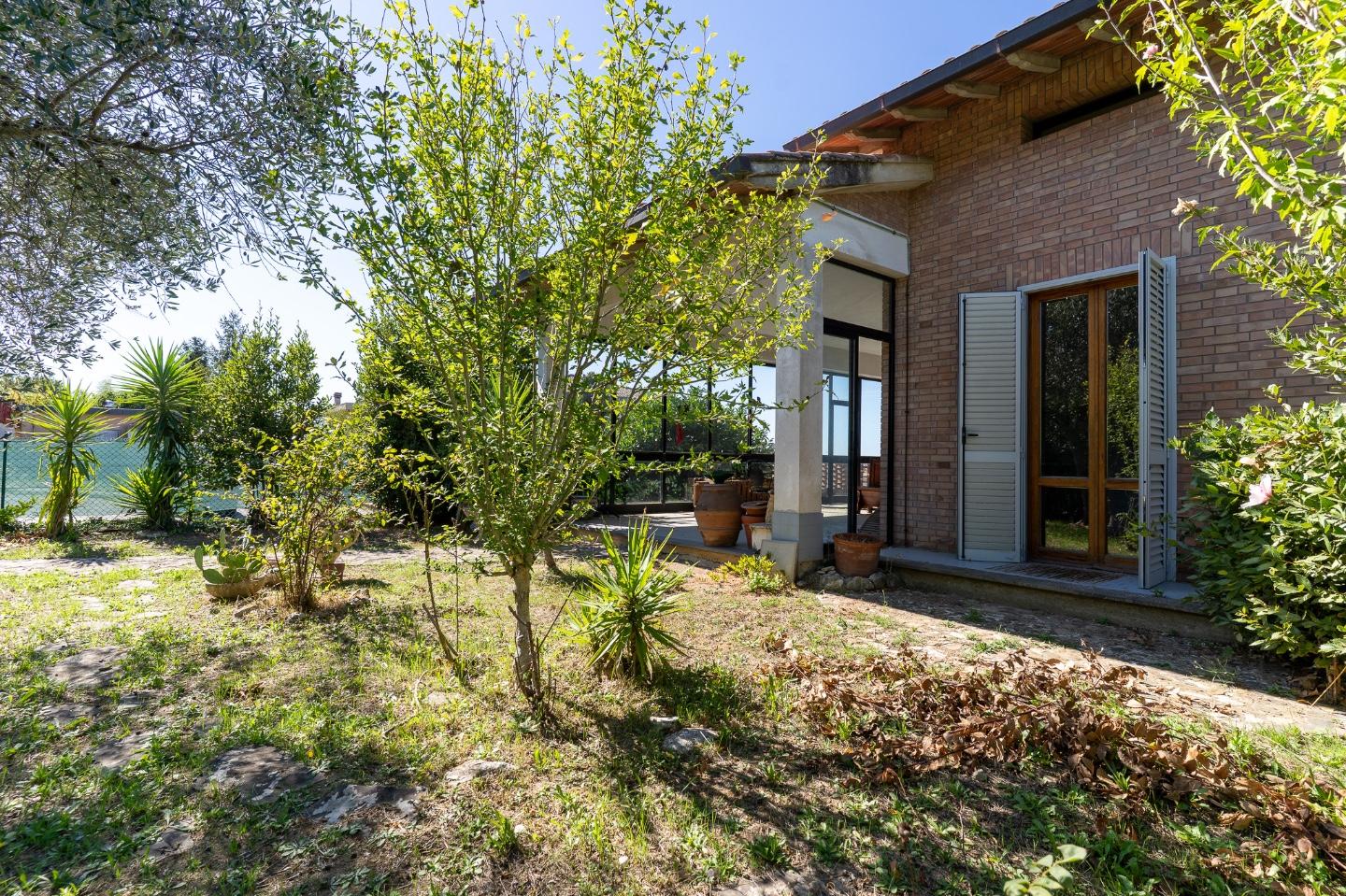 Villa con giardino a Montaione