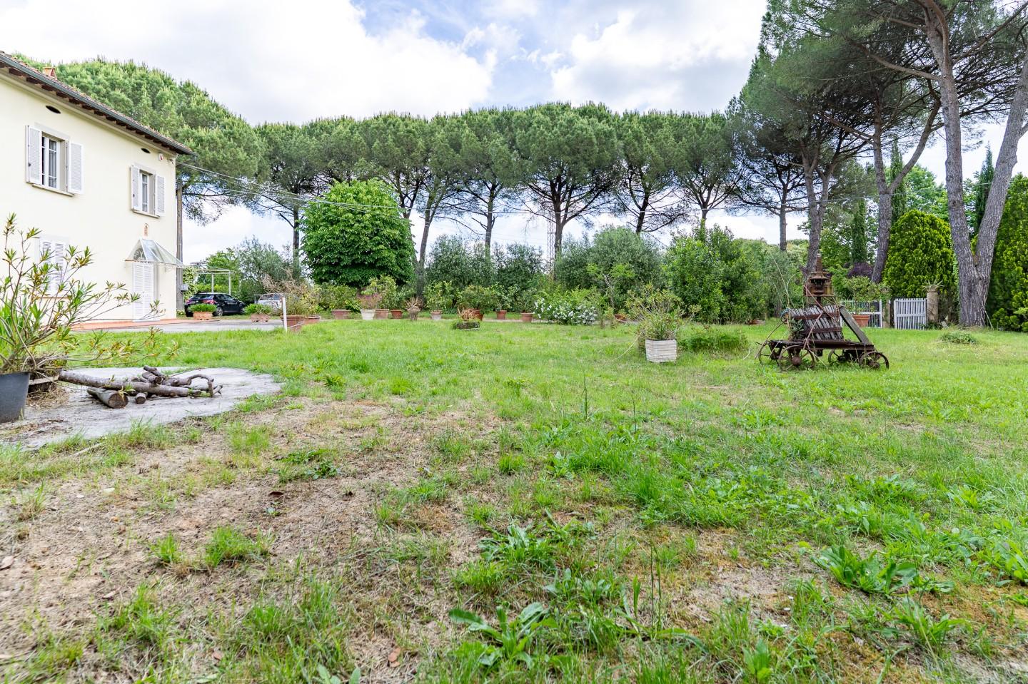 Villa con giardino, Fucecchio pinete