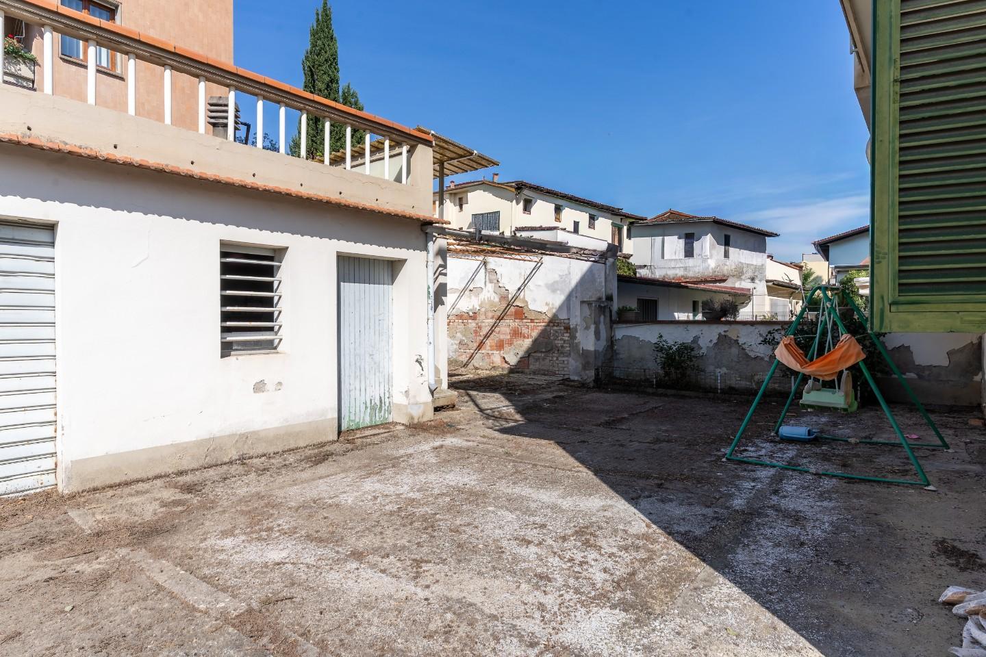 Casa indipendente con giardino a Empoli