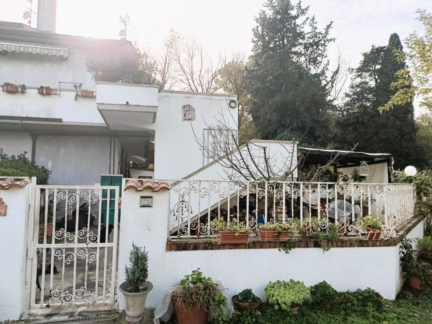 Casa indipendente con terrazzo, Collesalvetti nugola nuova