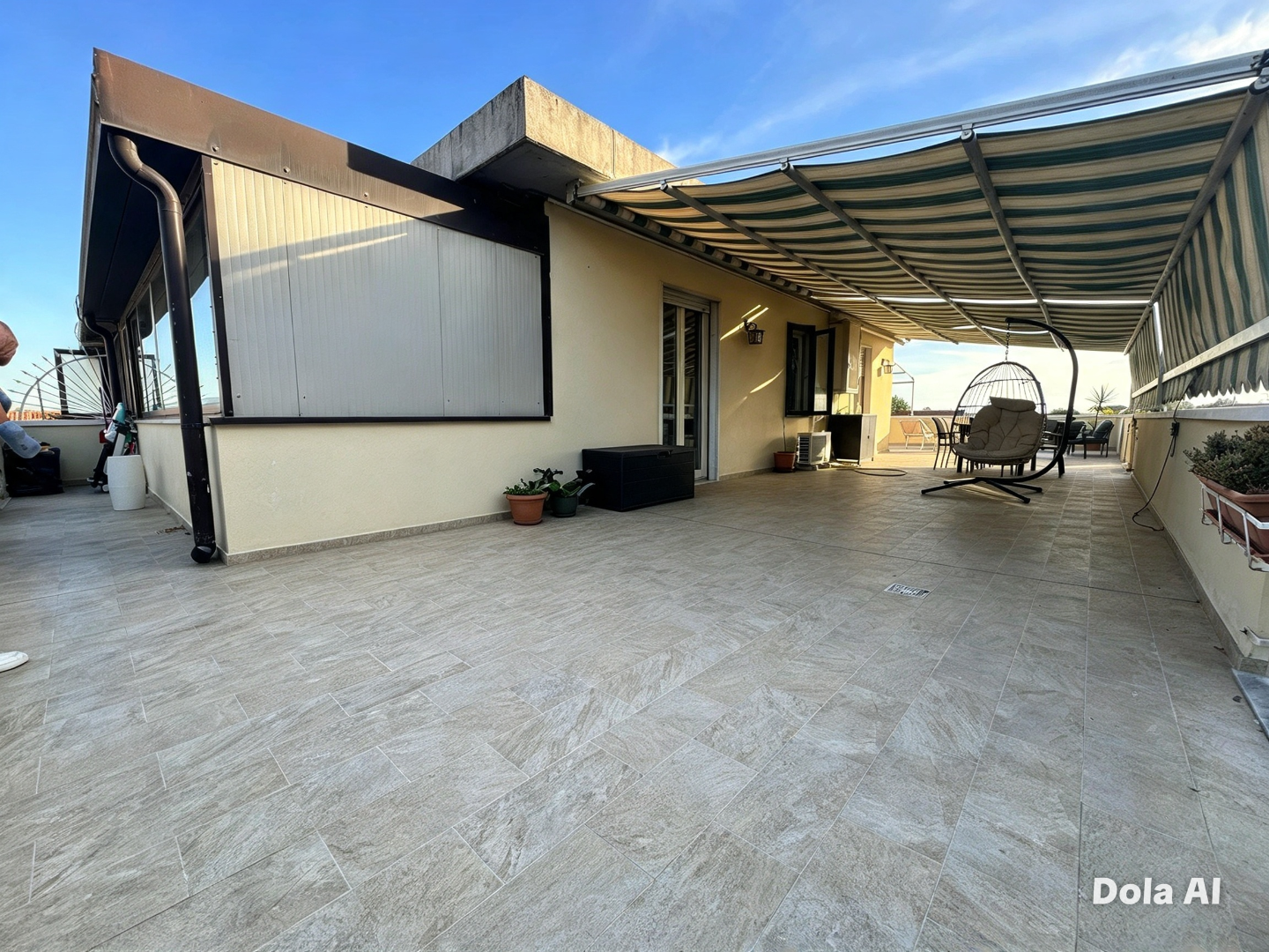 Attico con terrazzo, Carrara avenza