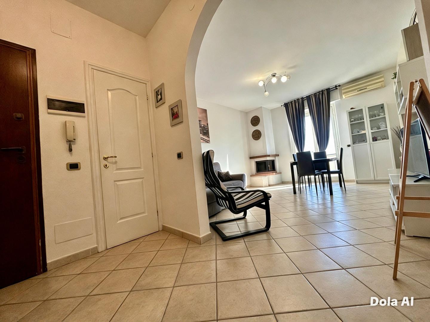 Attico con terrazzo, Carrara avenza