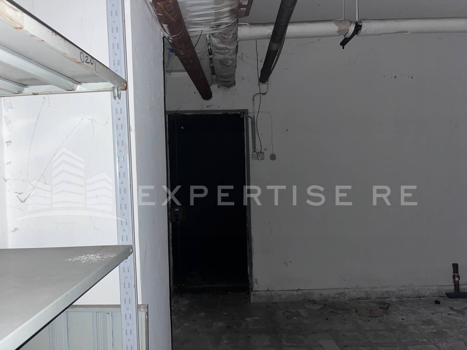 Locale commerciale in vendita a Catania