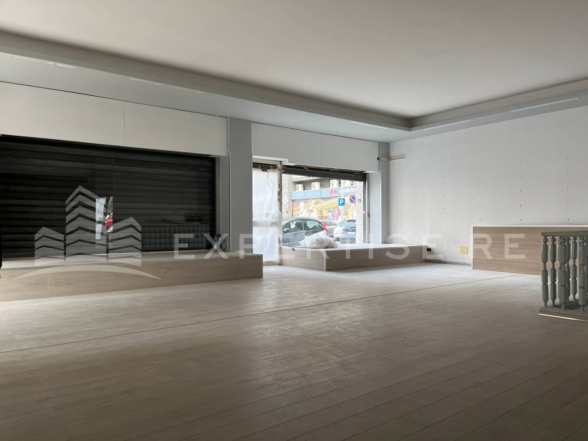 Locale commerciale in vendita a Catania, Zona centro