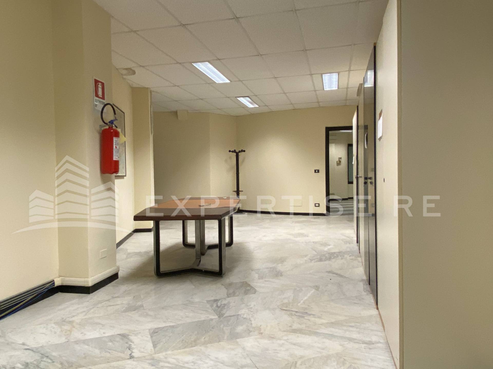 Locale commerciale in vendita a Siracusa, Tica-tisia