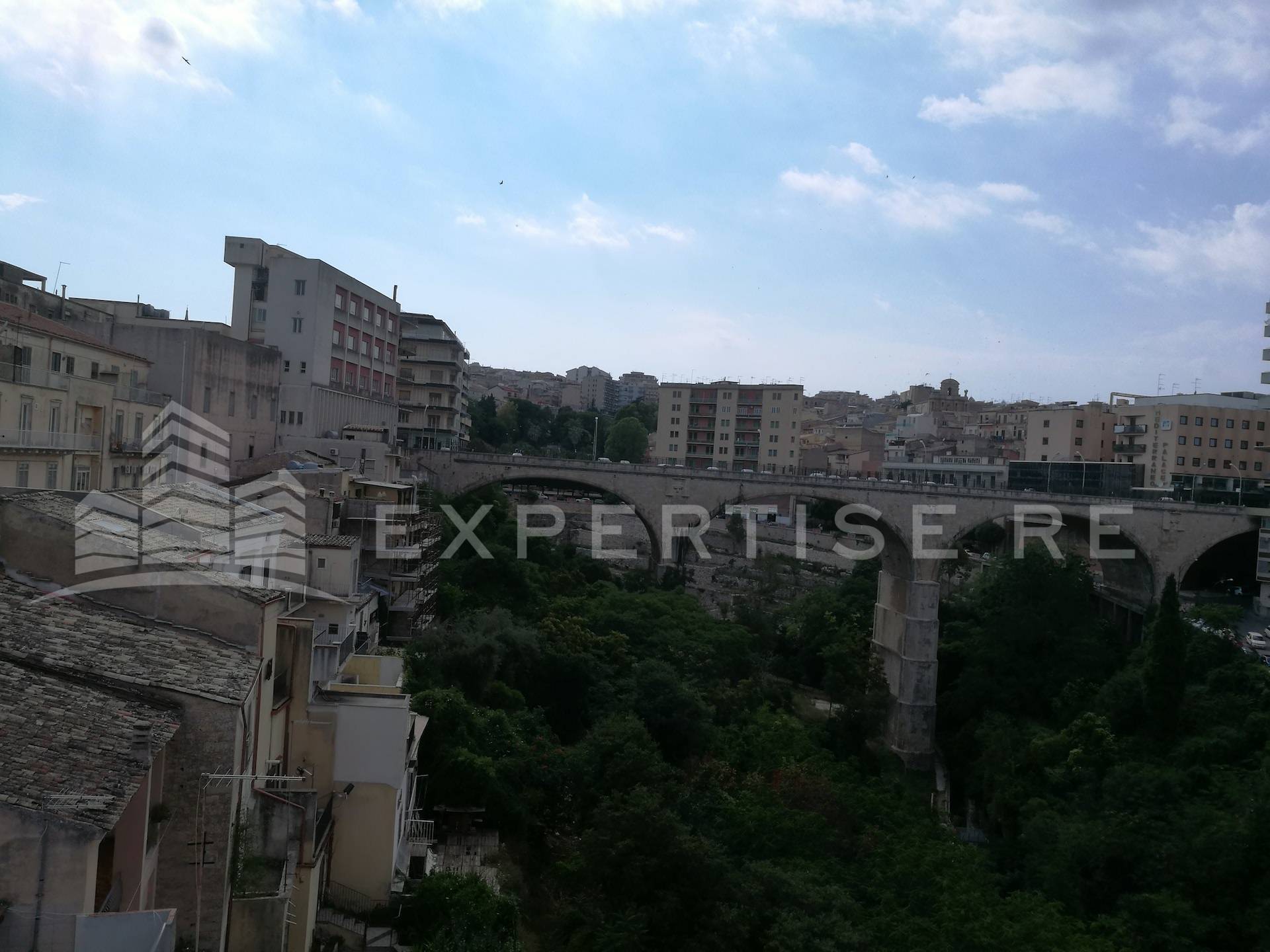 Intero stabile commerciale in vendita a Ragusa, Ibla