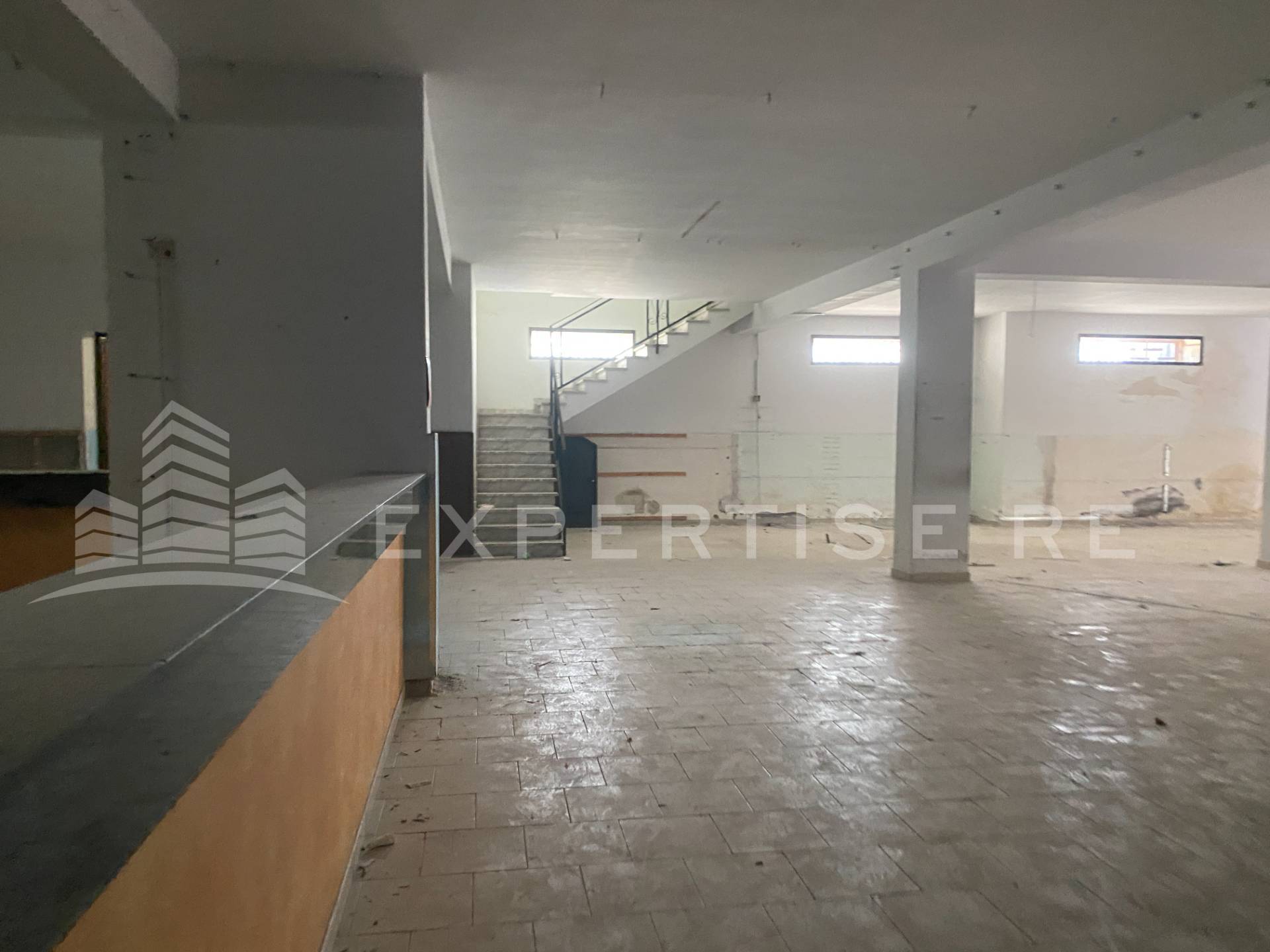 Locale commerciale in vendita a Viagrande