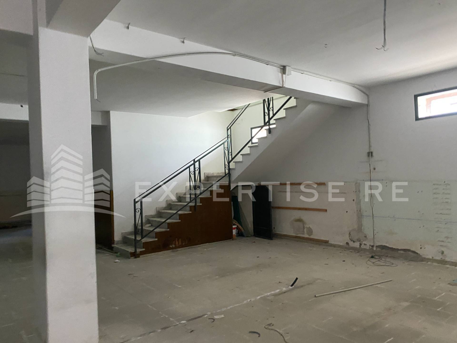 Locale commerciale in vendita a Viagrande