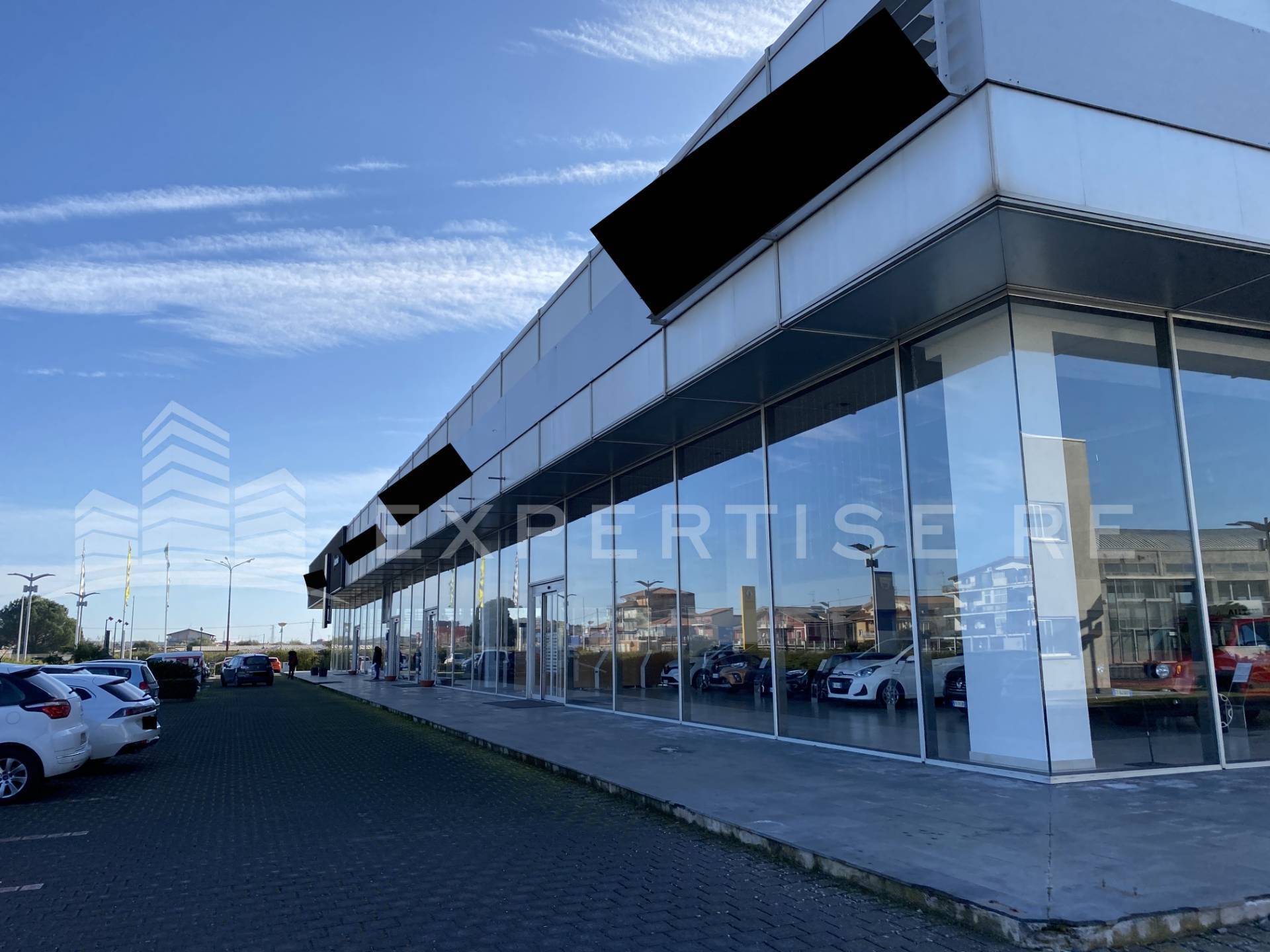 Locale commerciale in vendita a Belpasso