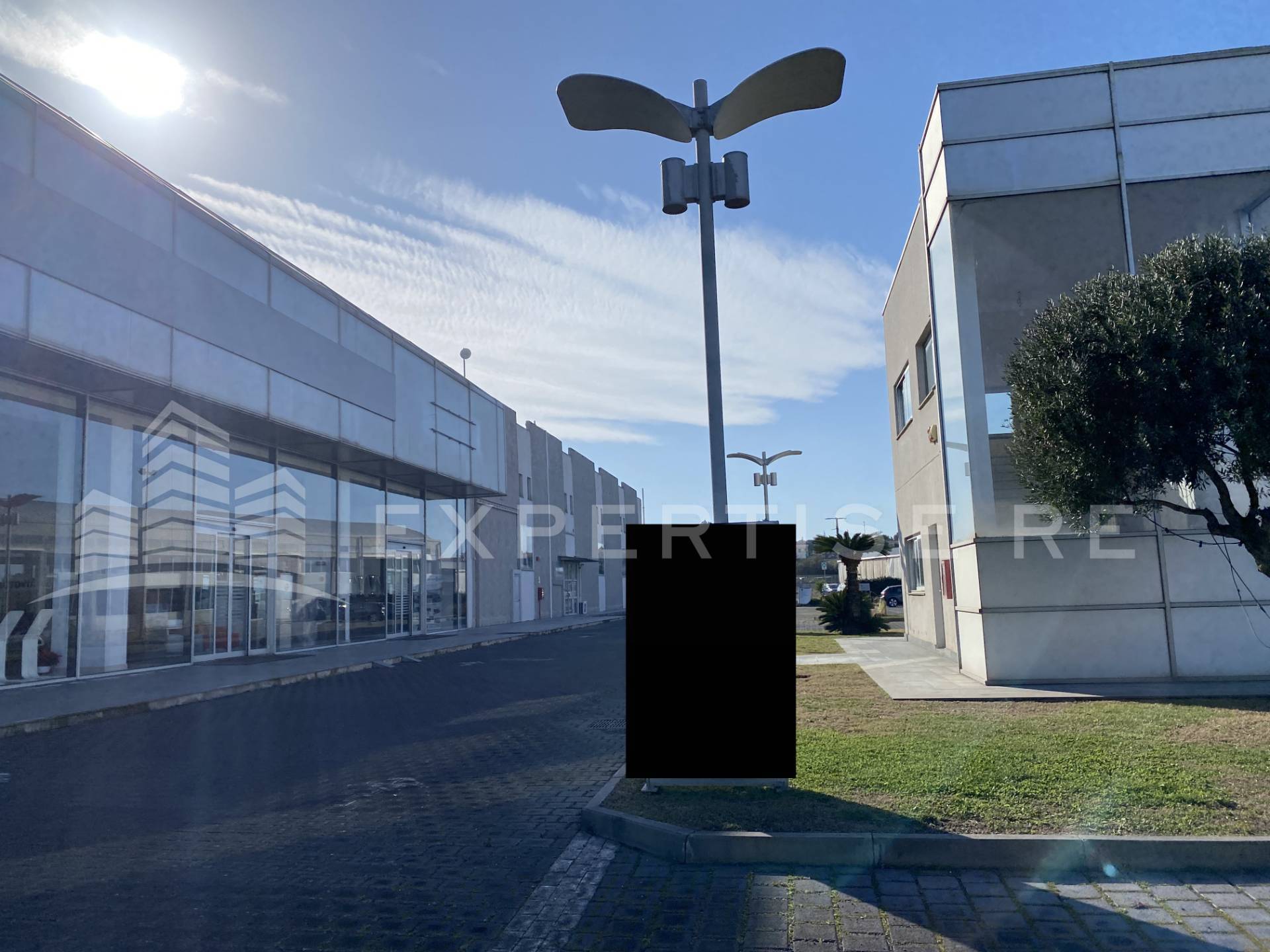 Locale commerciale in vendita a Belpasso