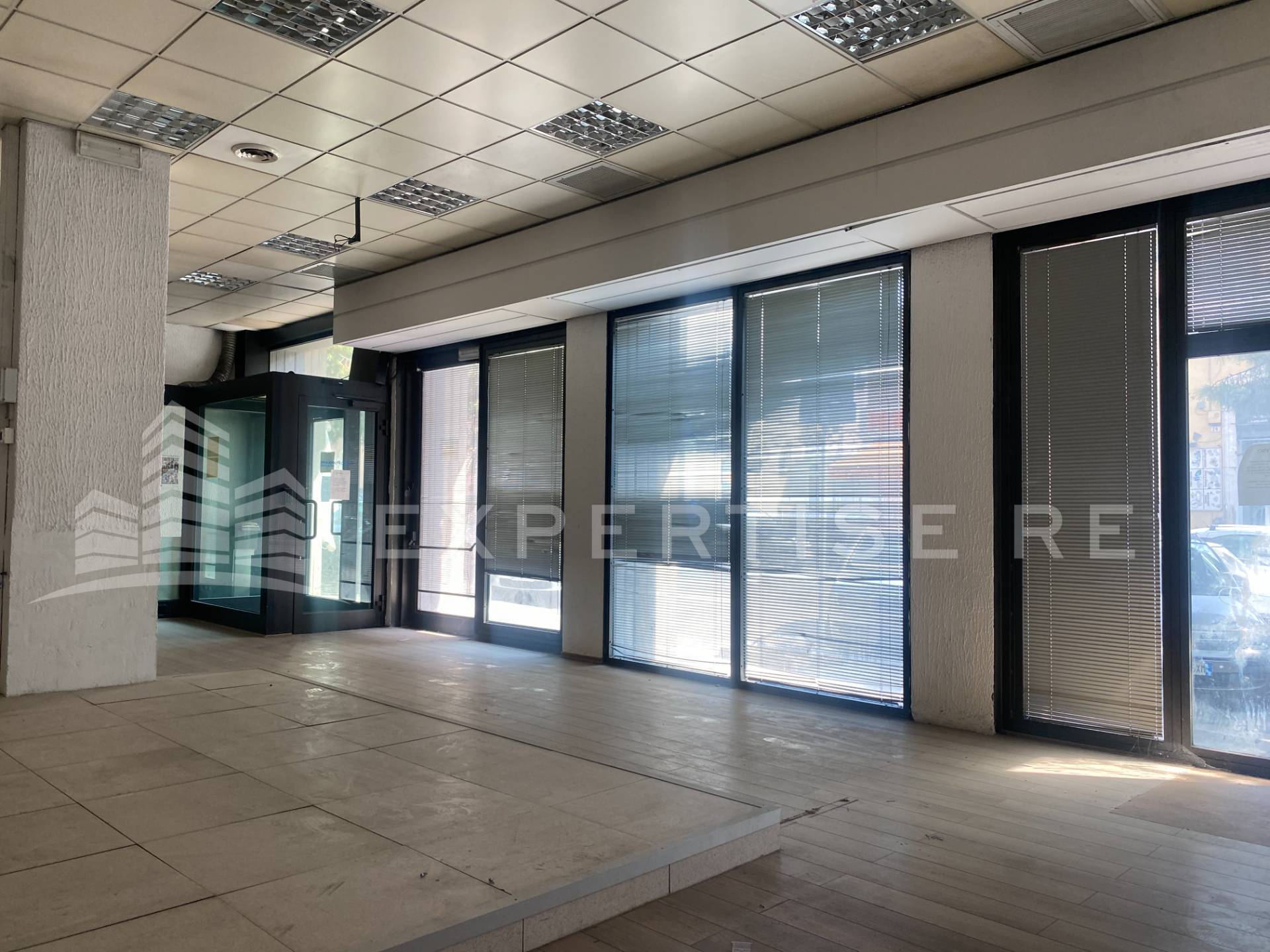 Locale commerciale in vendita a Catania