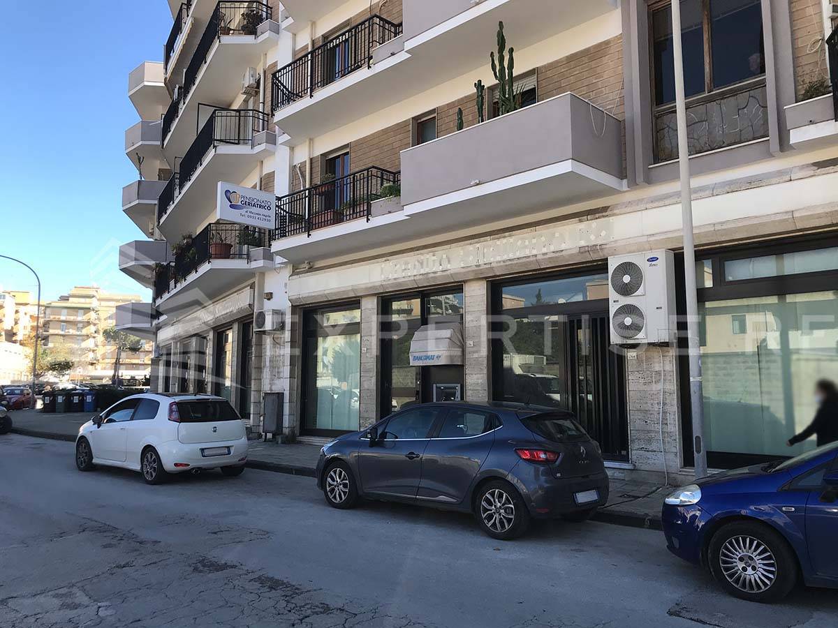 Locale commerciale in vendita a Siracusa, Tica-tisia