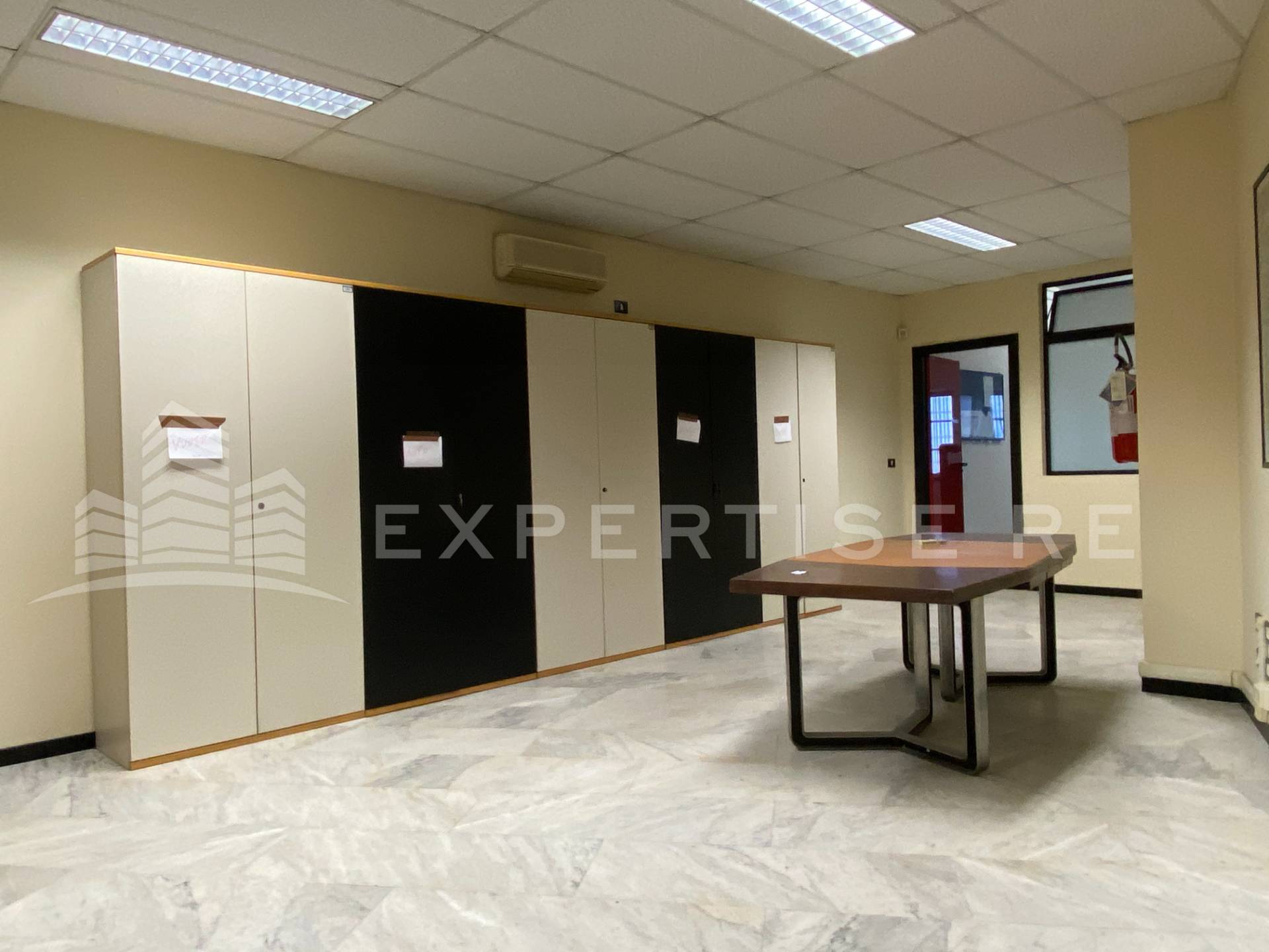 Locale commerciale in vendita a Siracusa, Tica-tisia