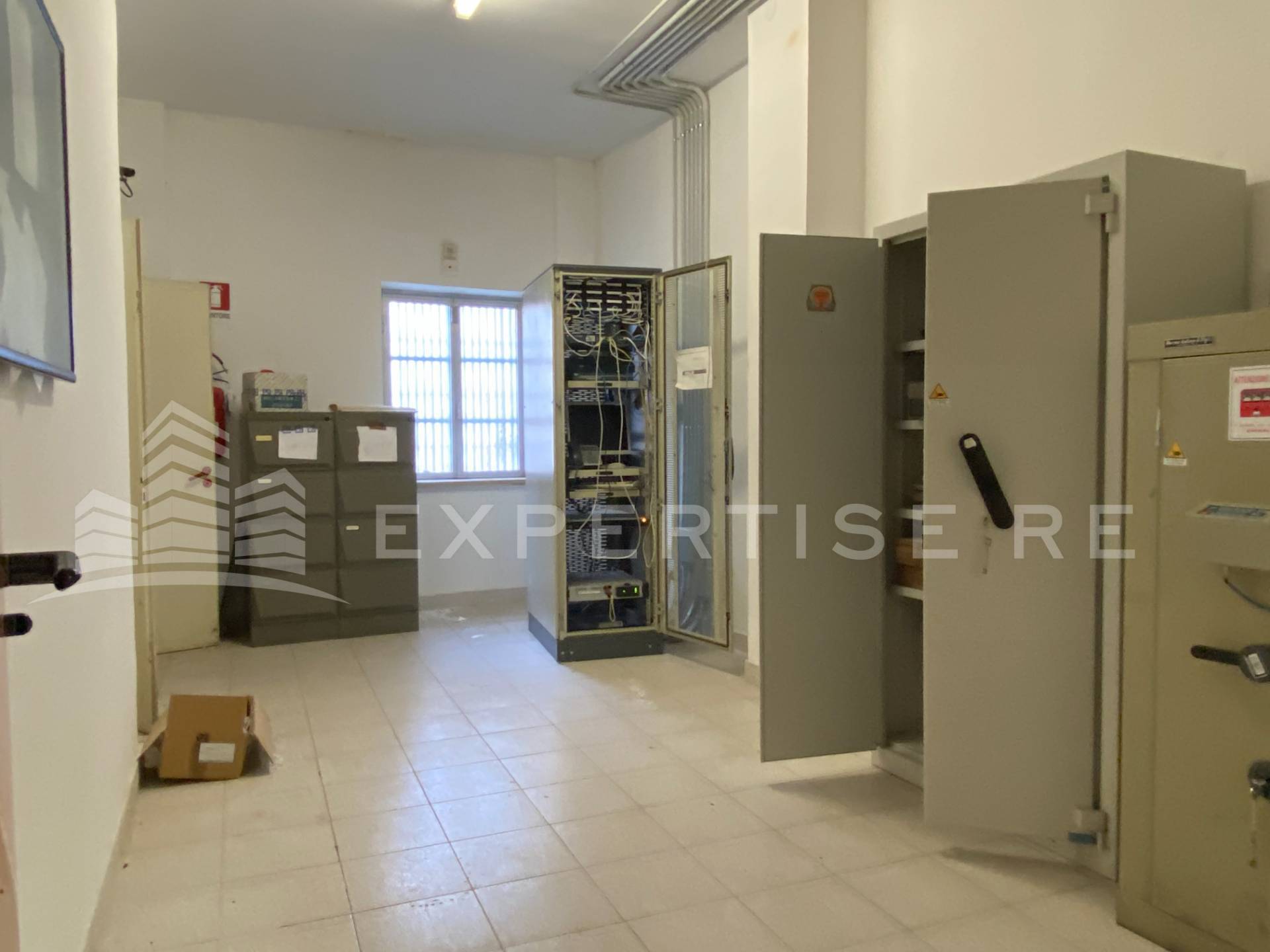 Locale commerciale in vendita a Siracusa, Tica-tisia