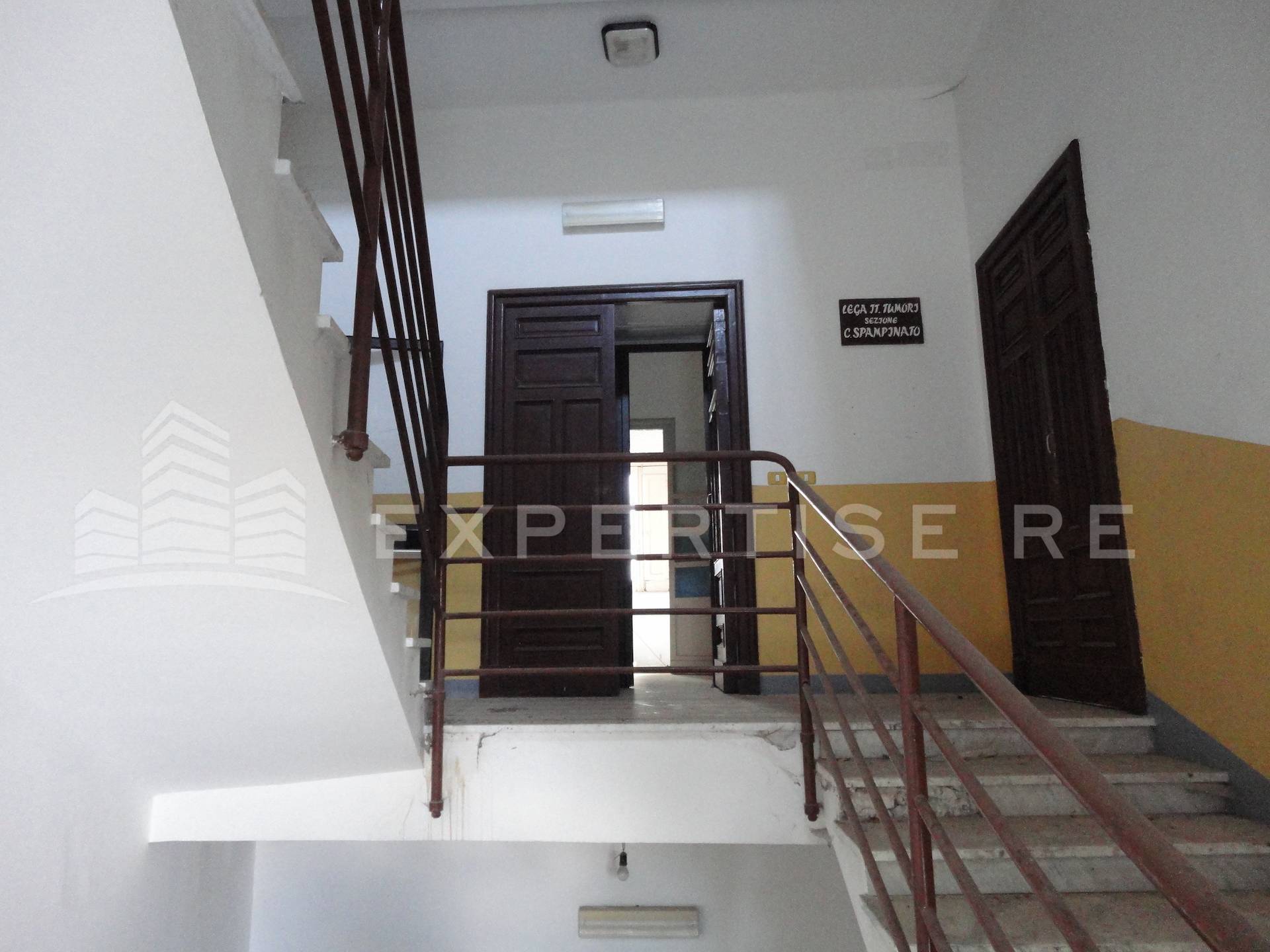 Intero stabile commerciale in vendita a Ragusa, Ibla