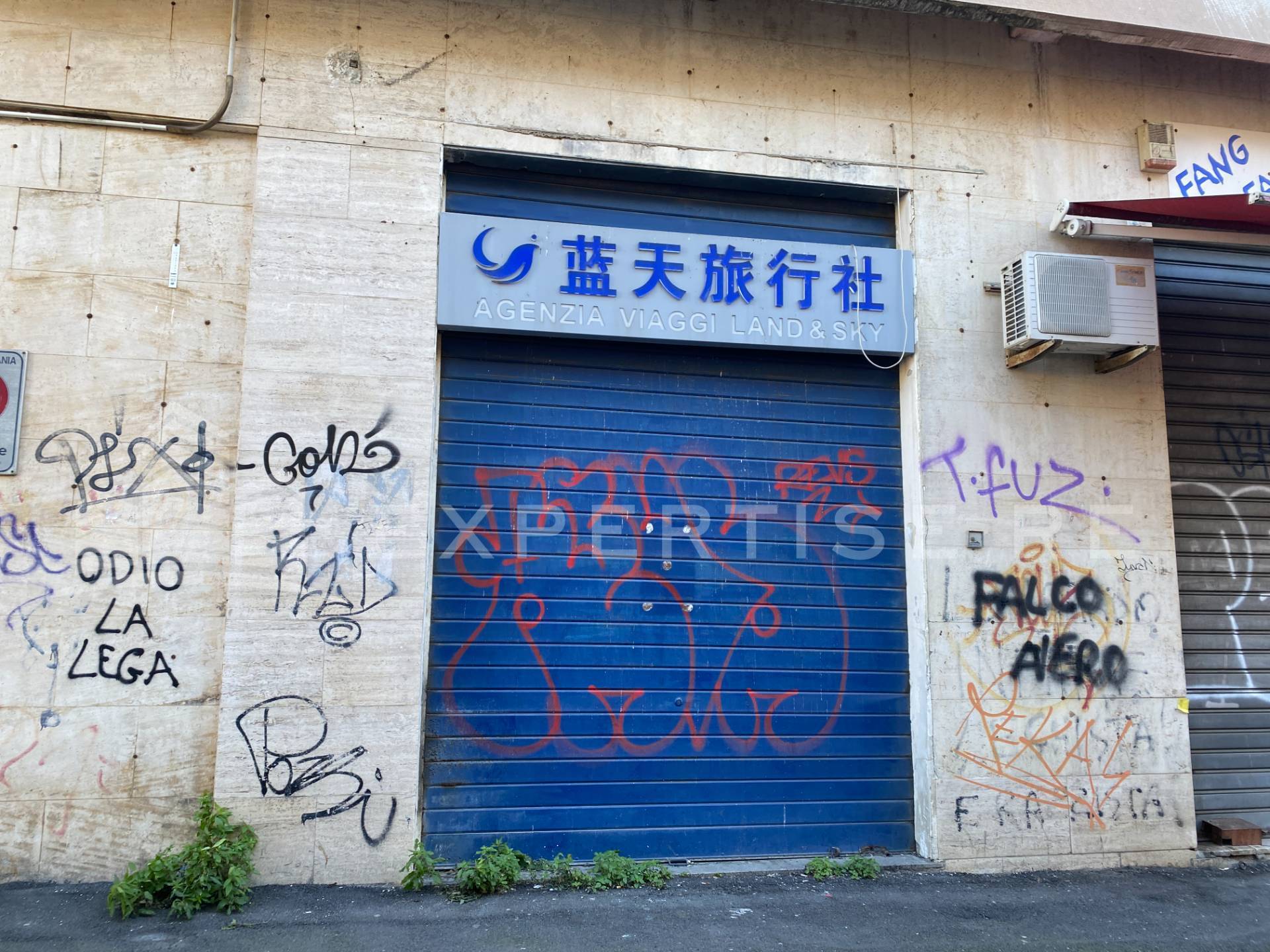 Locale commerciale in vendita a Catania, Zona centro