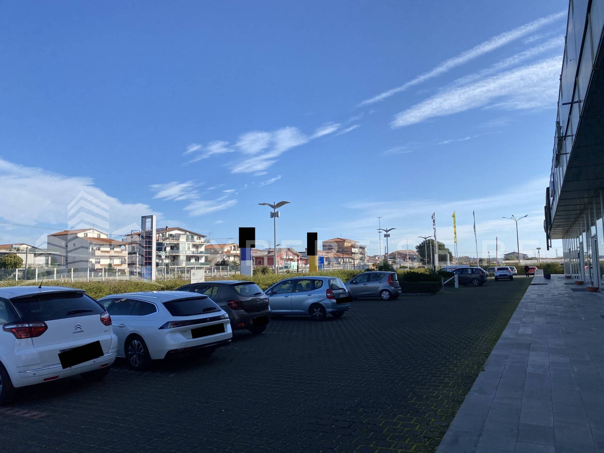 Locale commerciale in vendita a Belpasso