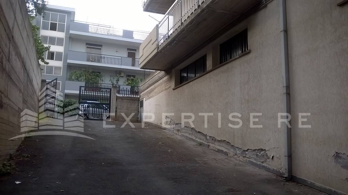 Deposito in vendita a Catania