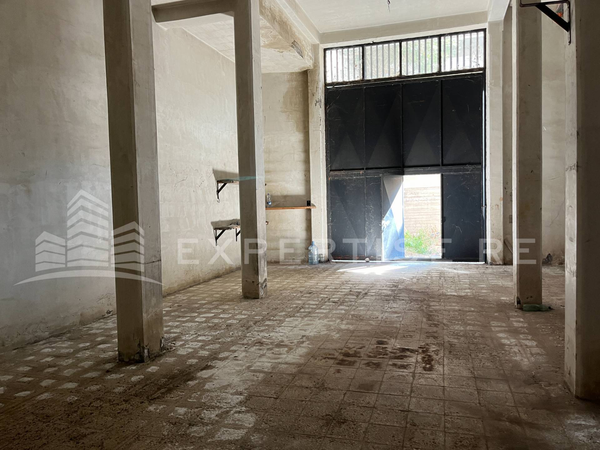 Deposito in vendita a Catania