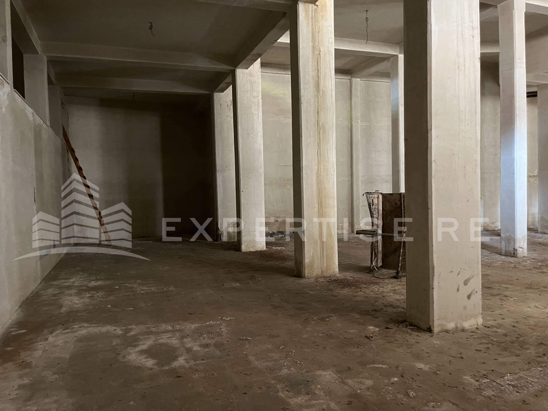 Deposito in vendita a Catania