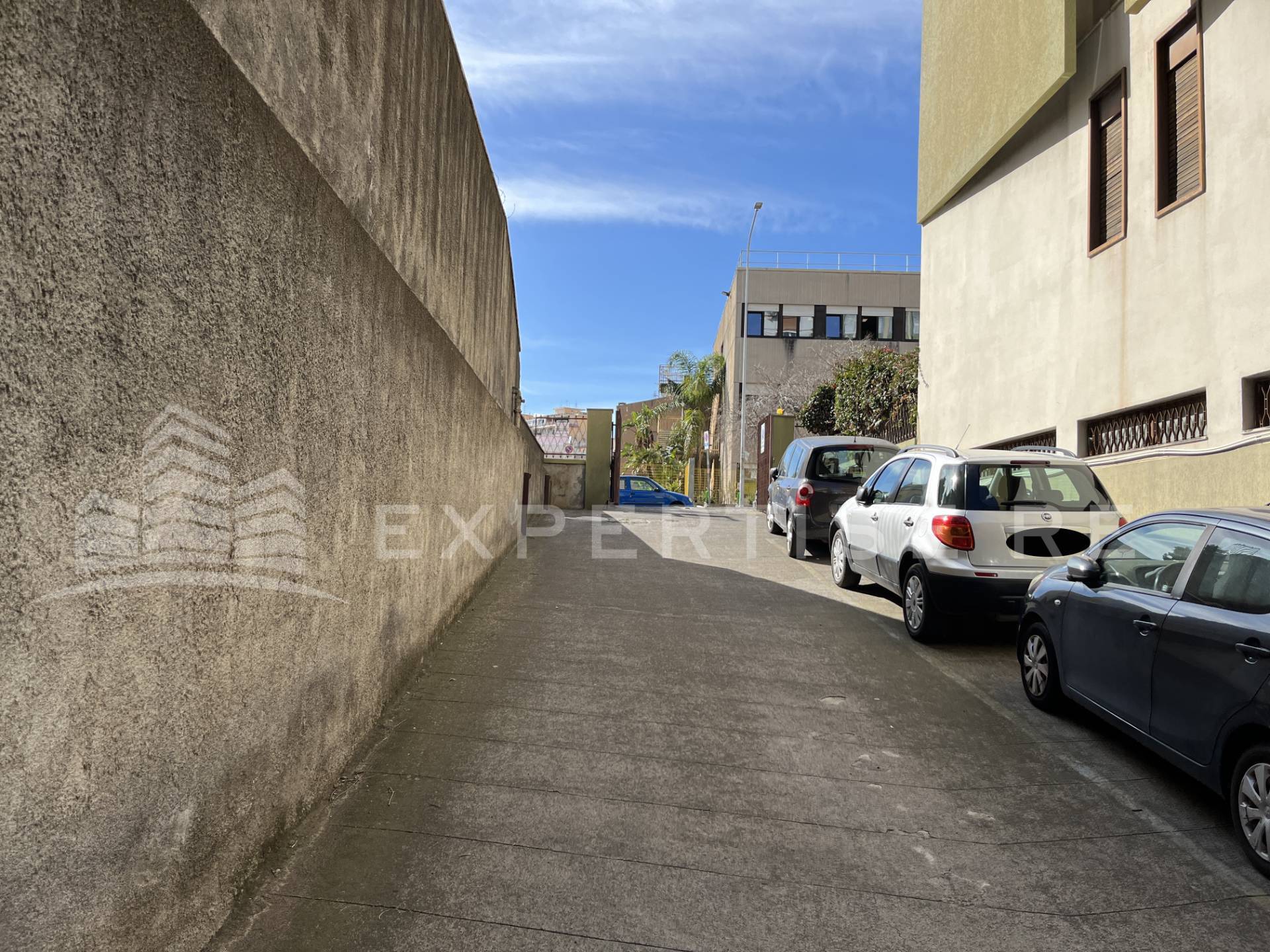 Deposito in vendita a Catania