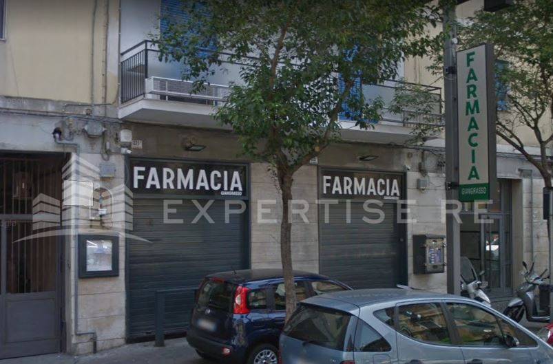 Locale commerciale in vendita a Catania, Zona centro