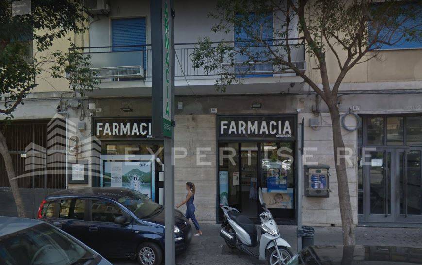 Locale commerciale in vendita a Catania, Zona centro
