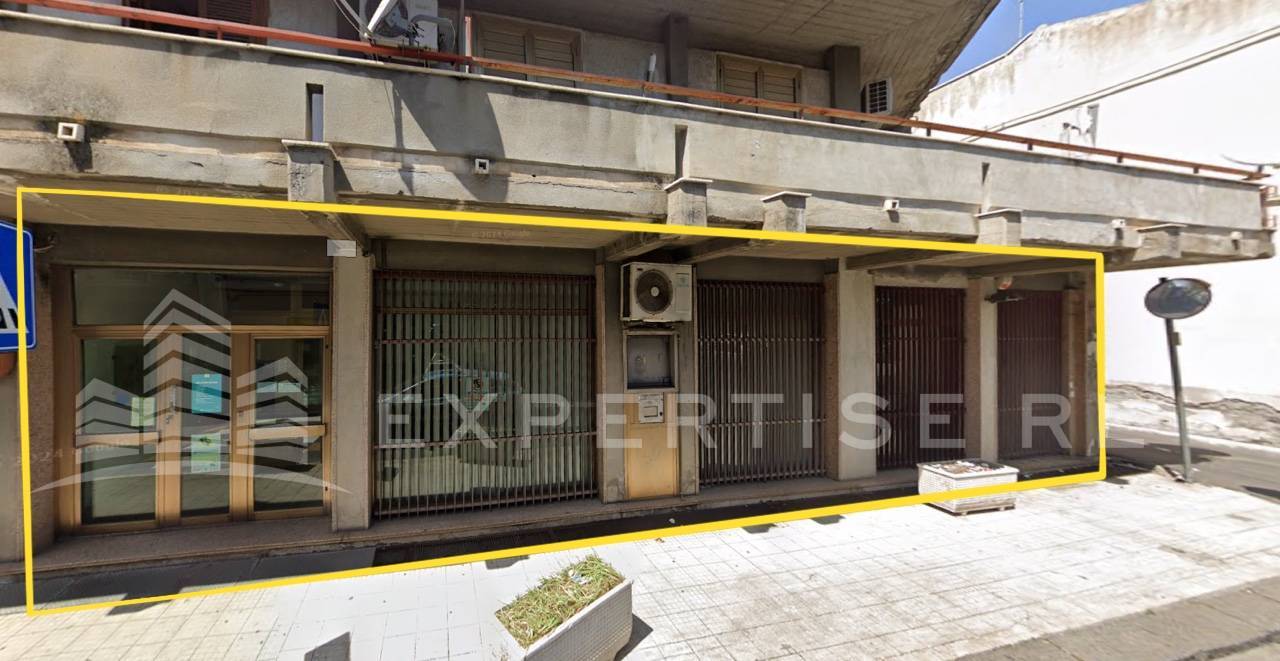 Locale commerciale in vendita a Aci Castello, Ficarazzi