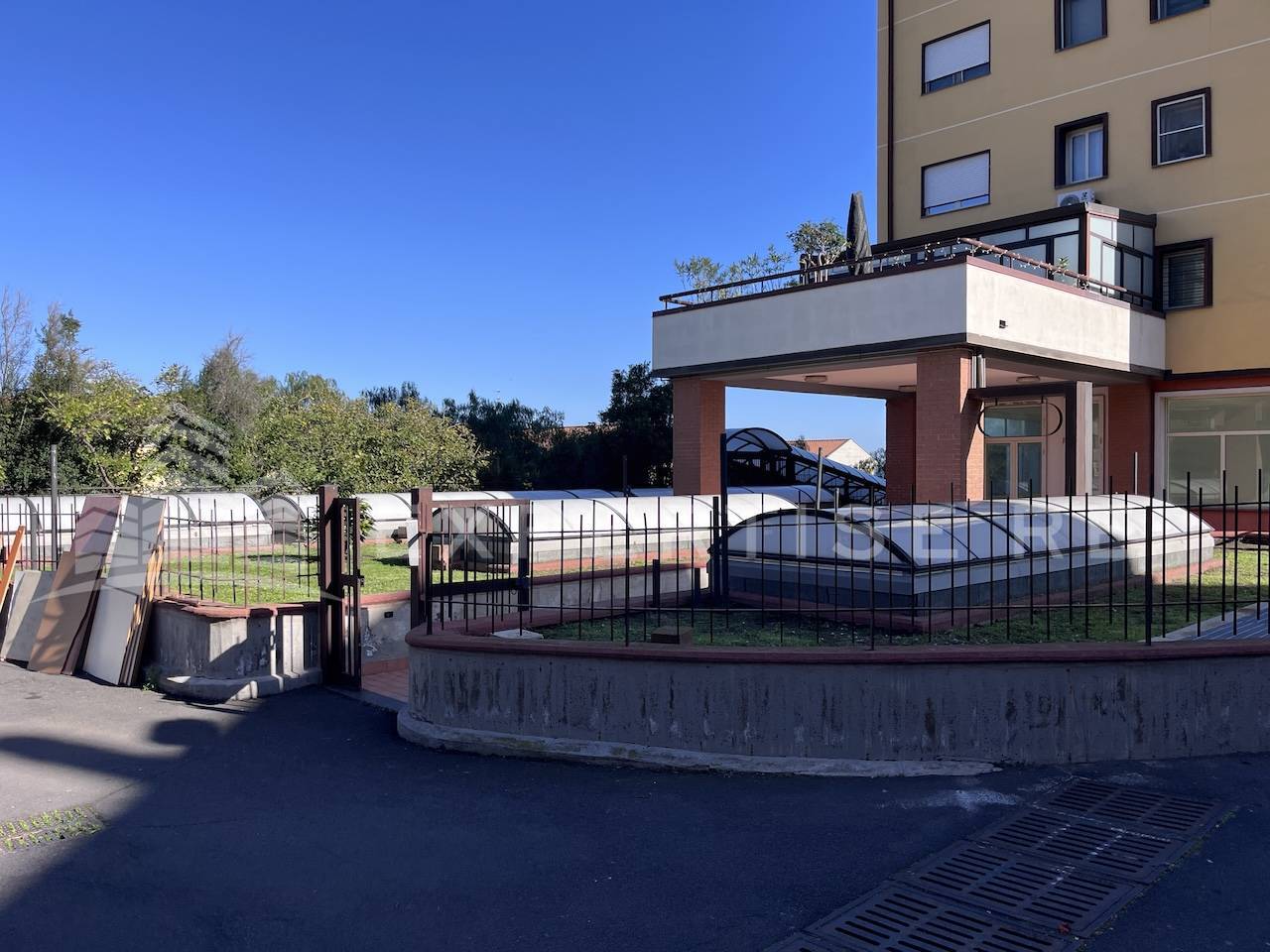 Locale commerciale in vendita a Catania, Librino