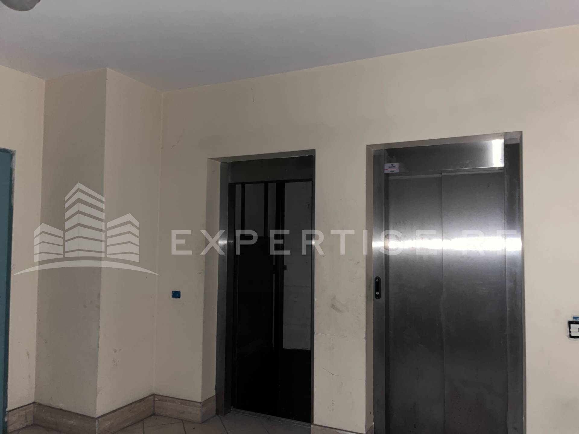 Locale commerciale in vendita a Catania, Librino