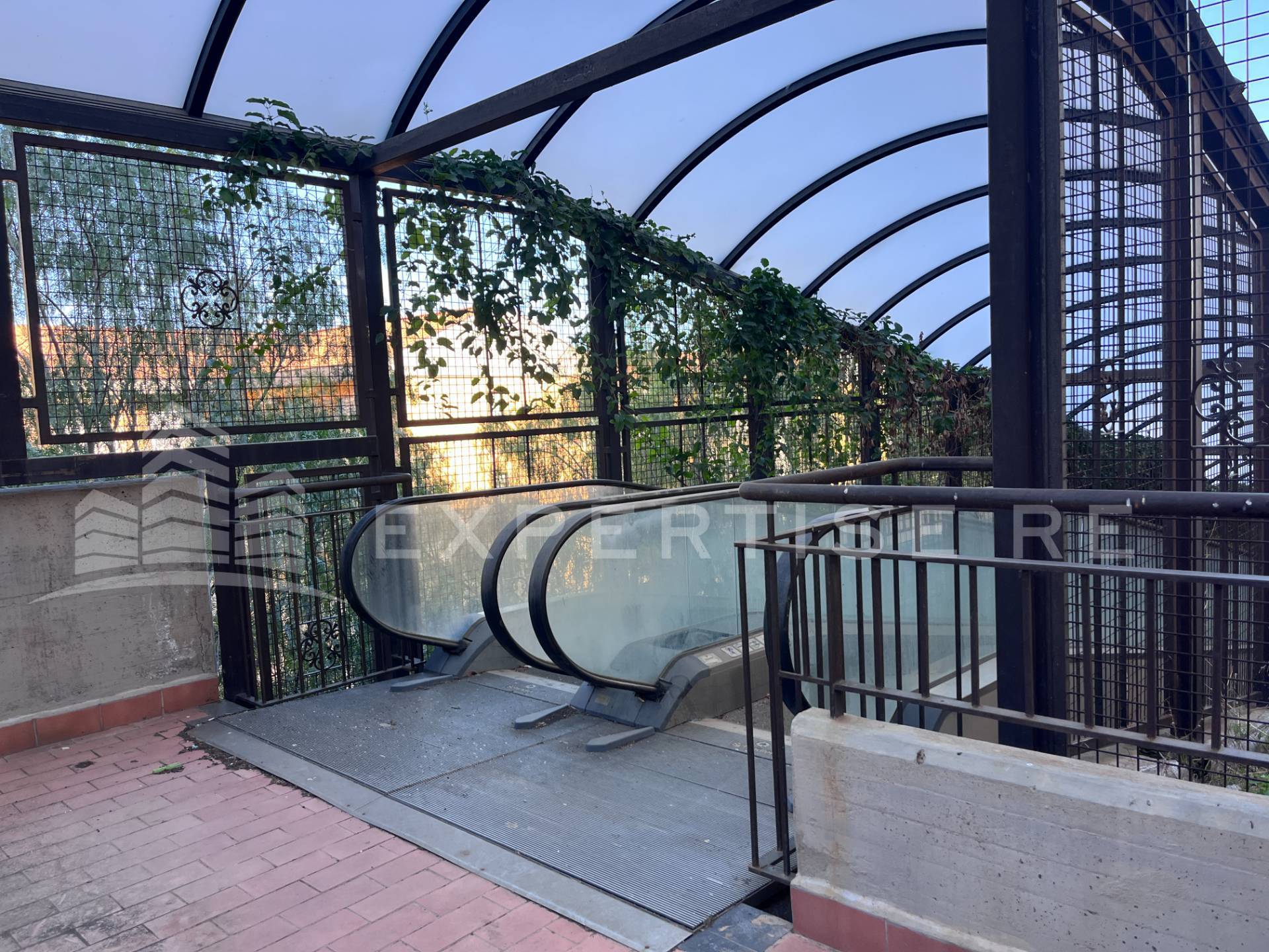 Locale commerciale in vendita a Catania, Librino