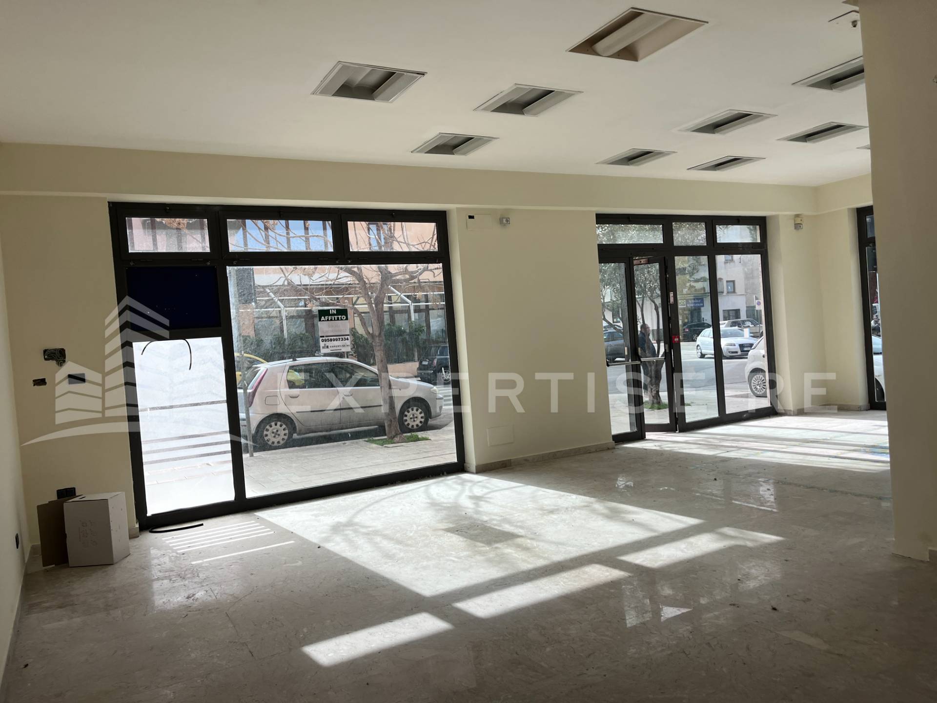 Locale commerciale in vendita a Pollina