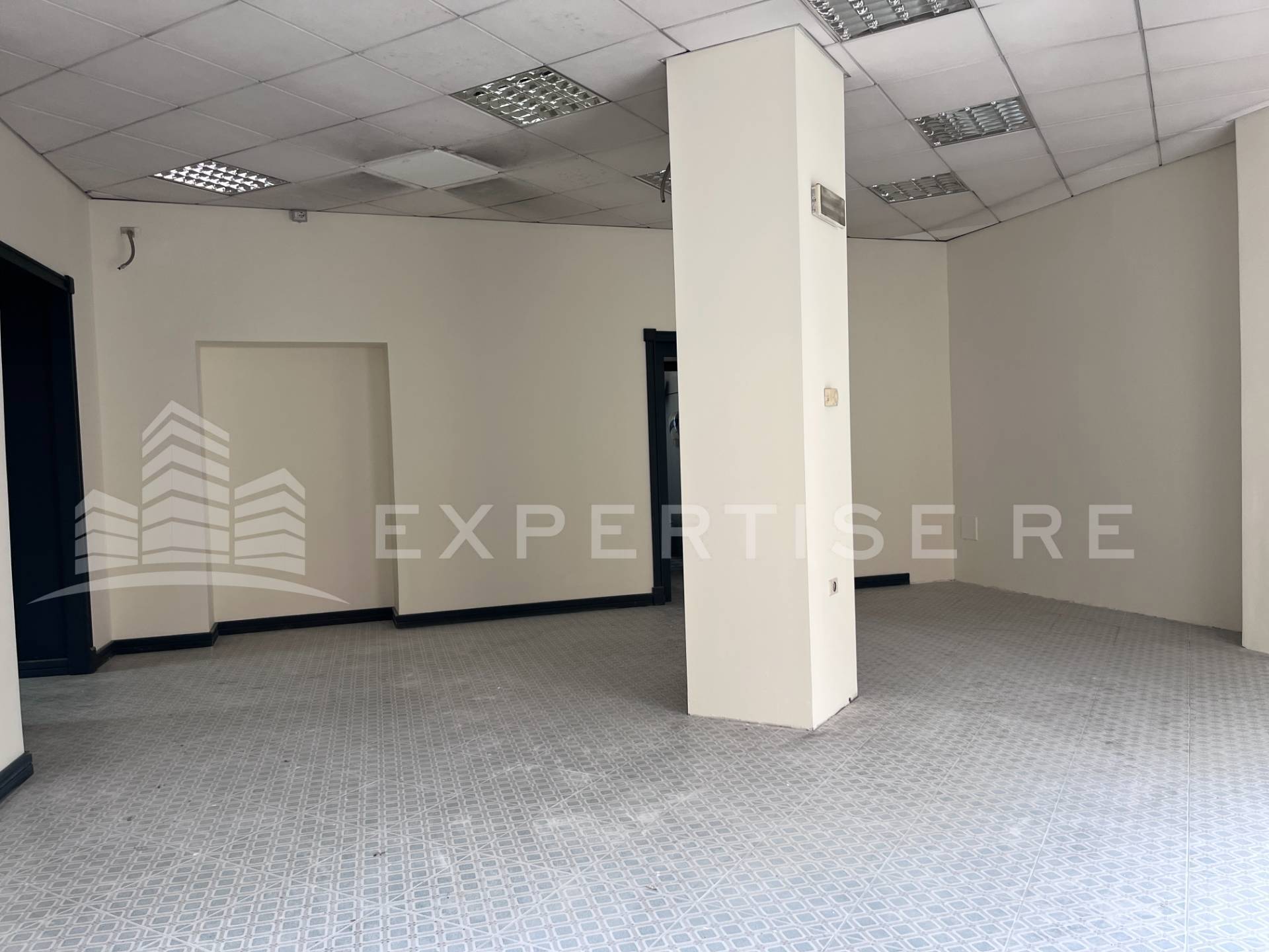 Locale commerciale in vendita a Montemaggiore Belsito